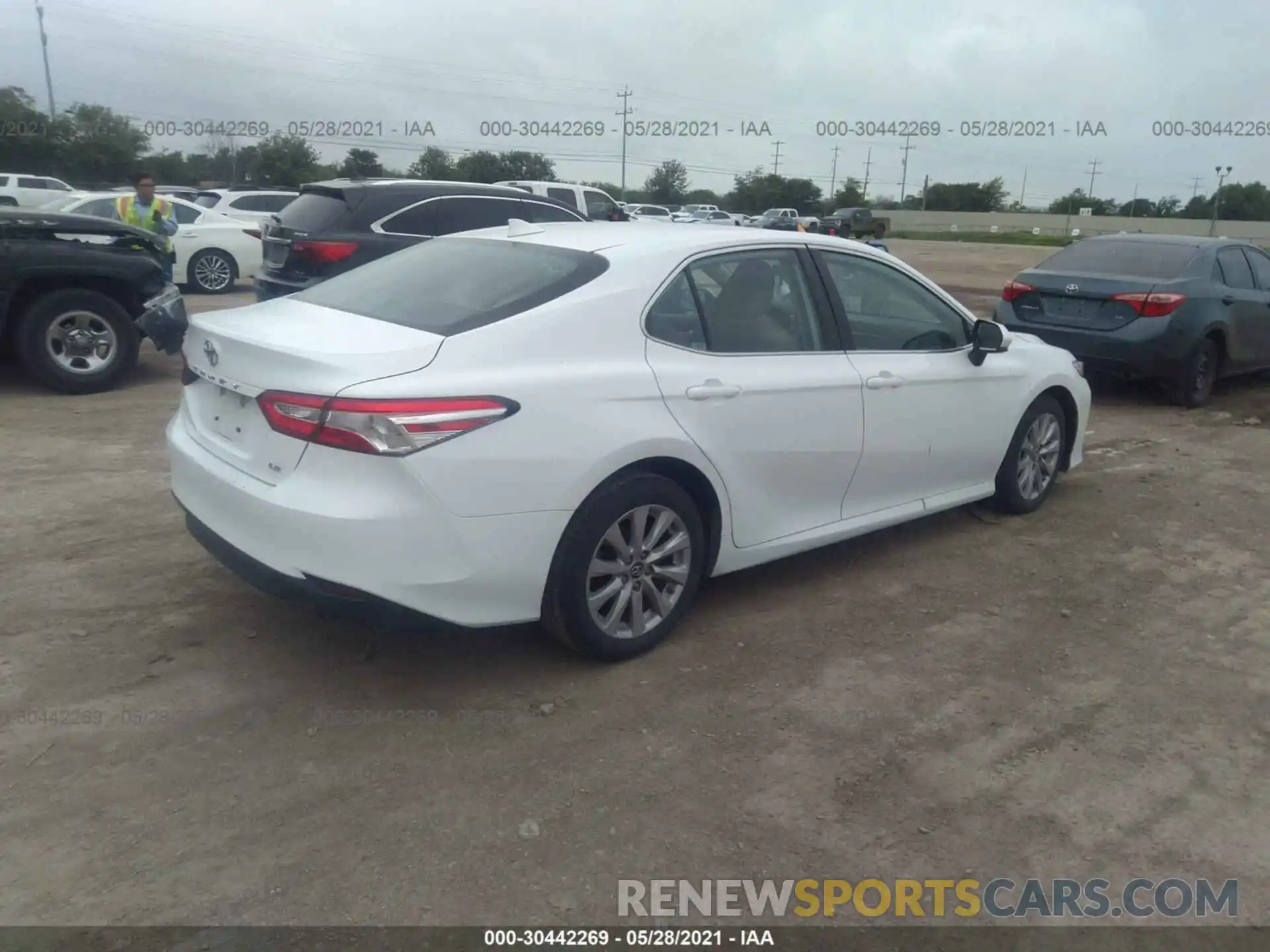 4 Photograph of a damaged car 4T1B11HK9KU730126 TOYOTA CAMRY 2019