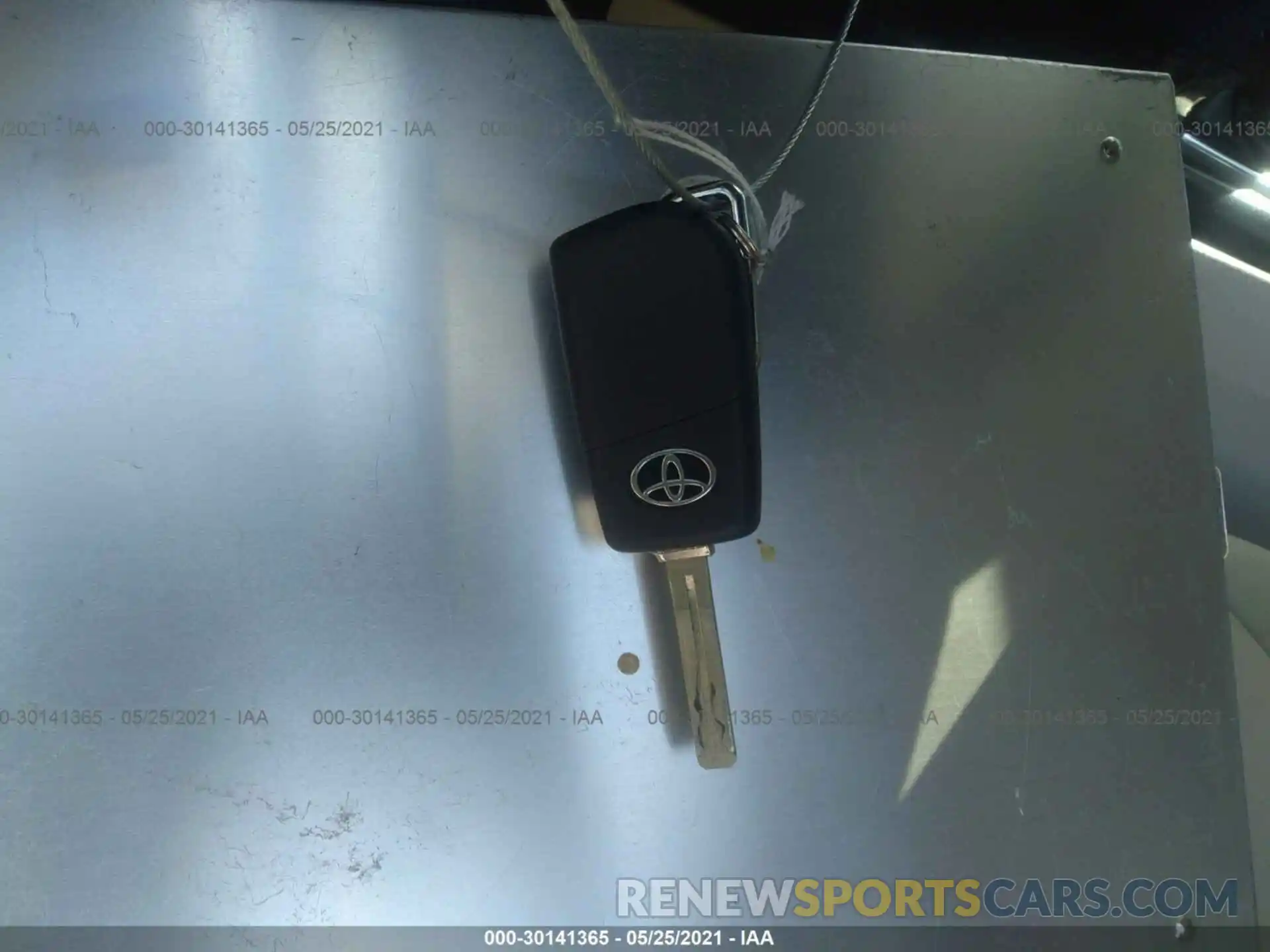 11 Photograph of a damaged car 4T1B11HK9KU730739 TOYOTA CAMRY 2019