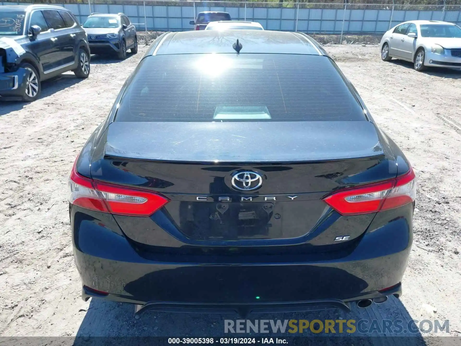 16 Photograph of a damaged car 4T1B11HK9KU730756 TOYOTA CAMRY 2019