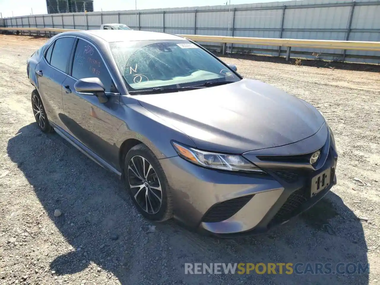 1 Photograph of a damaged car 4T1B11HK9KU732474 TOYOTA CAMRY 2019