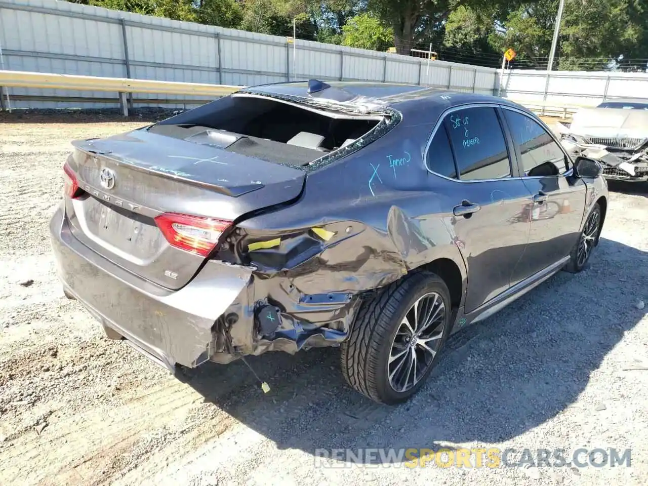 4 Photograph of a damaged car 4T1B11HK9KU732474 TOYOTA CAMRY 2019