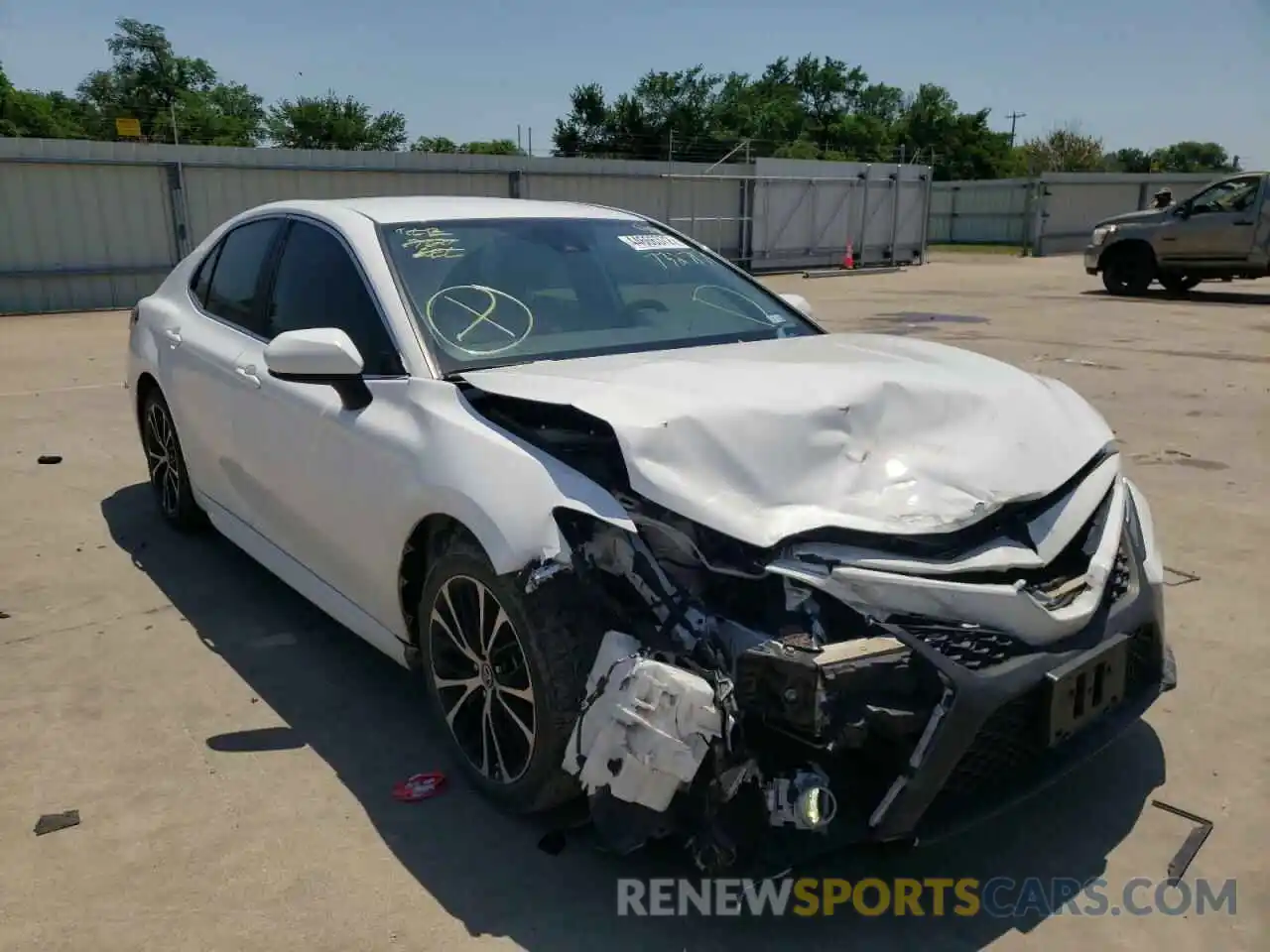 1 Photograph of a damaged car 4T1B11HK9KU732717 TOYOTA CAMRY 2019