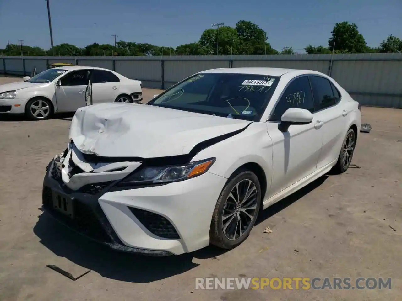 2 Photograph of a damaged car 4T1B11HK9KU732717 TOYOTA CAMRY 2019