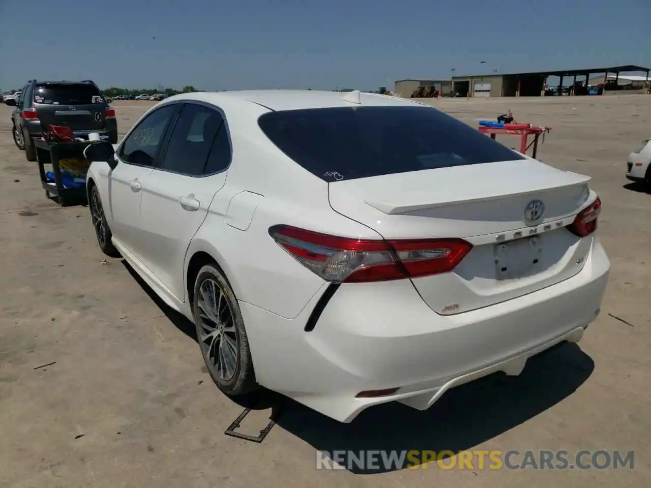 3 Photograph of a damaged car 4T1B11HK9KU732717 TOYOTA CAMRY 2019