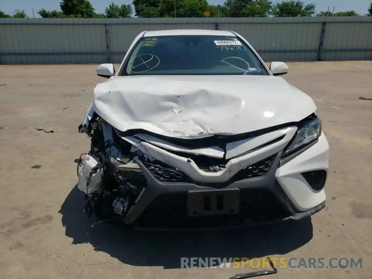 9 Photograph of a damaged car 4T1B11HK9KU732717 TOYOTA CAMRY 2019