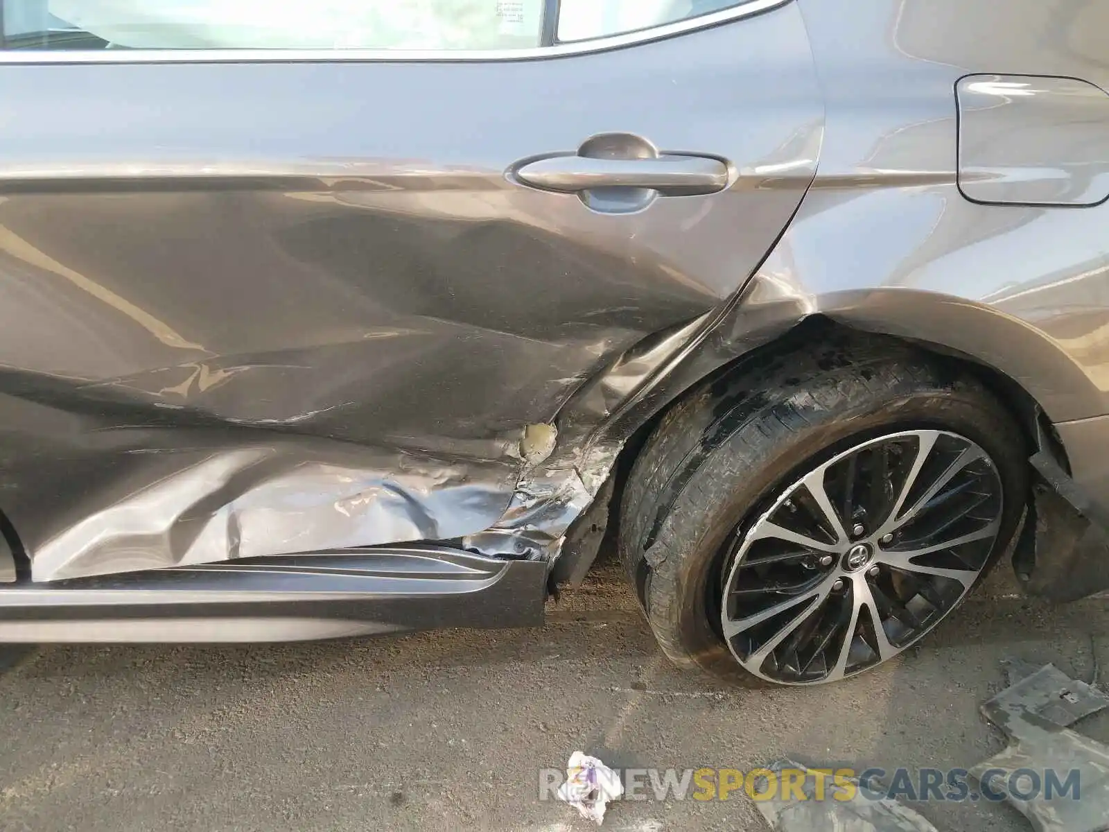 9 Photograph of a damaged car 4T1B11HK9KU734273 TOYOTA CAMRY 2019