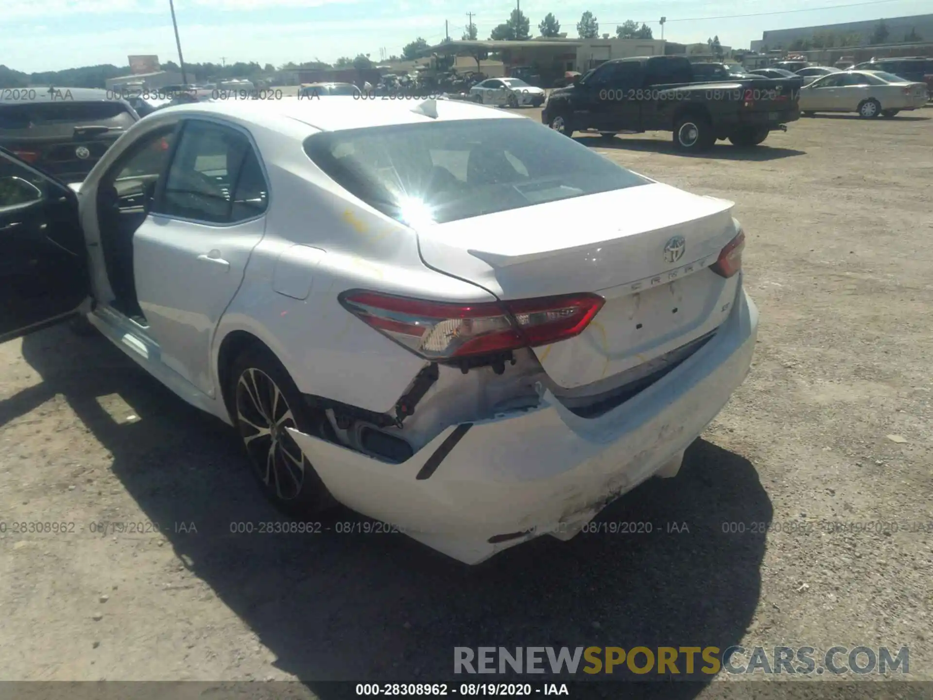 6 Photograph of a damaged car 4T1B11HK9KU734578 TOYOTA CAMRY 2019