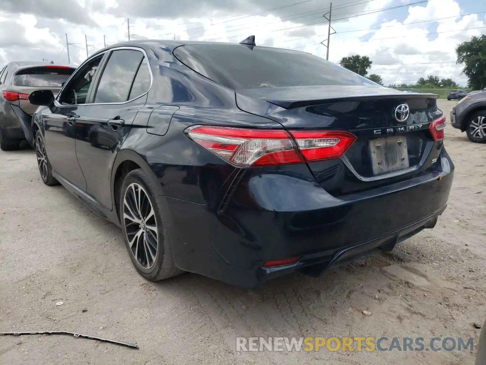 3 Photograph of a damaged car 4T1B11HK9KU735696 TOYOTA CAMRY 2019