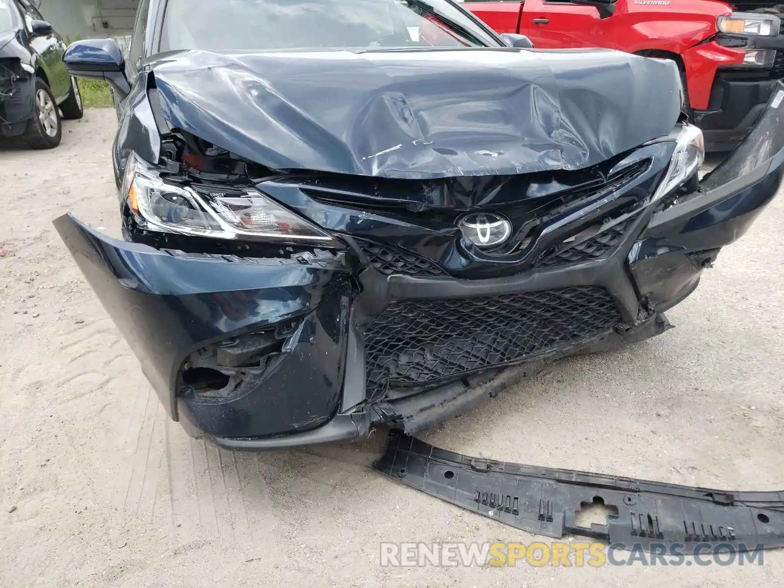 9 Photograph of a damaged car 4T1B11HK9KU735696 TOYOTA CAMRY 2019