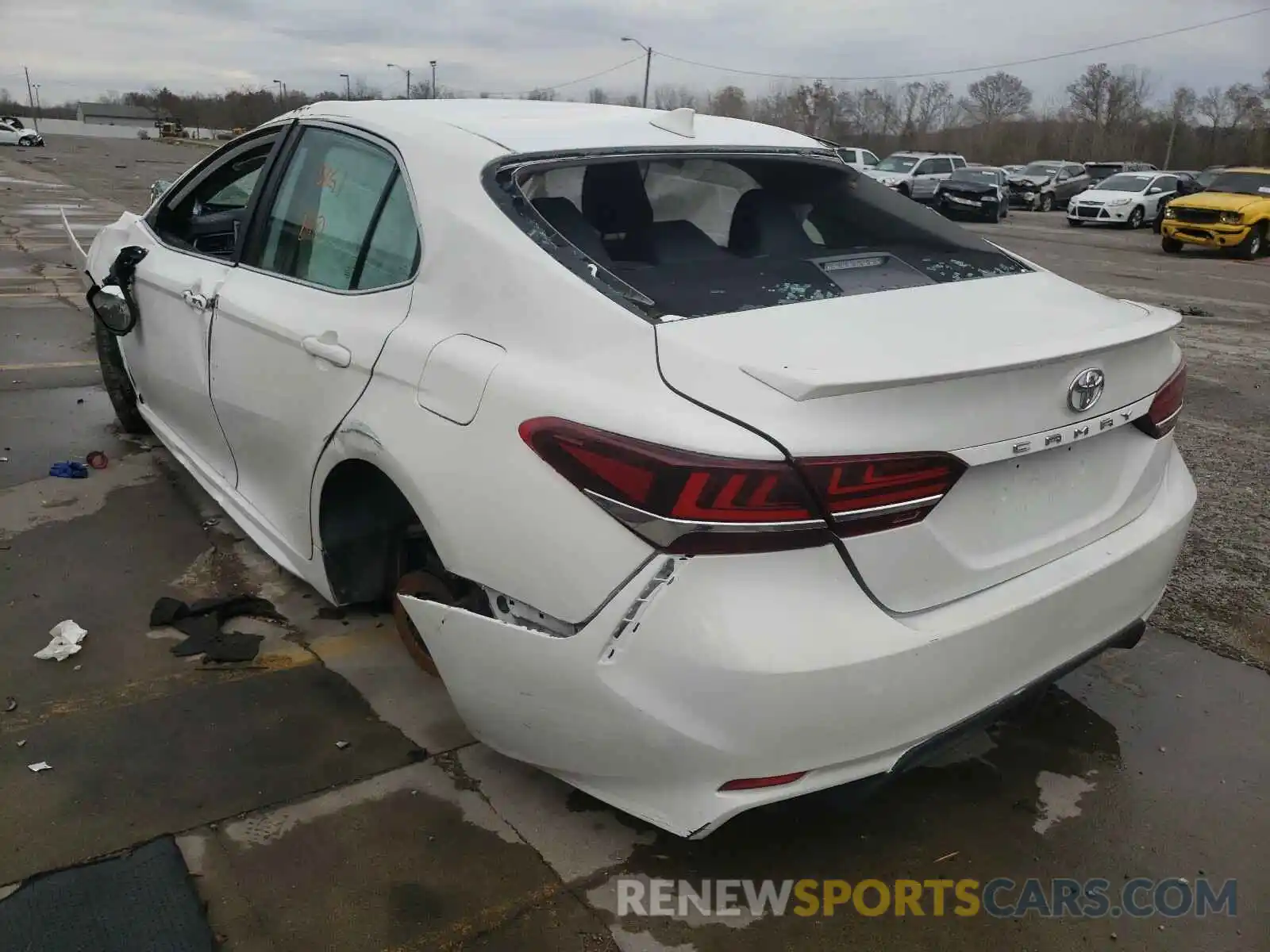 3 Photograph of a damaged car 4T1B11HK9KU738680 TOYOTA CAMRY 2019