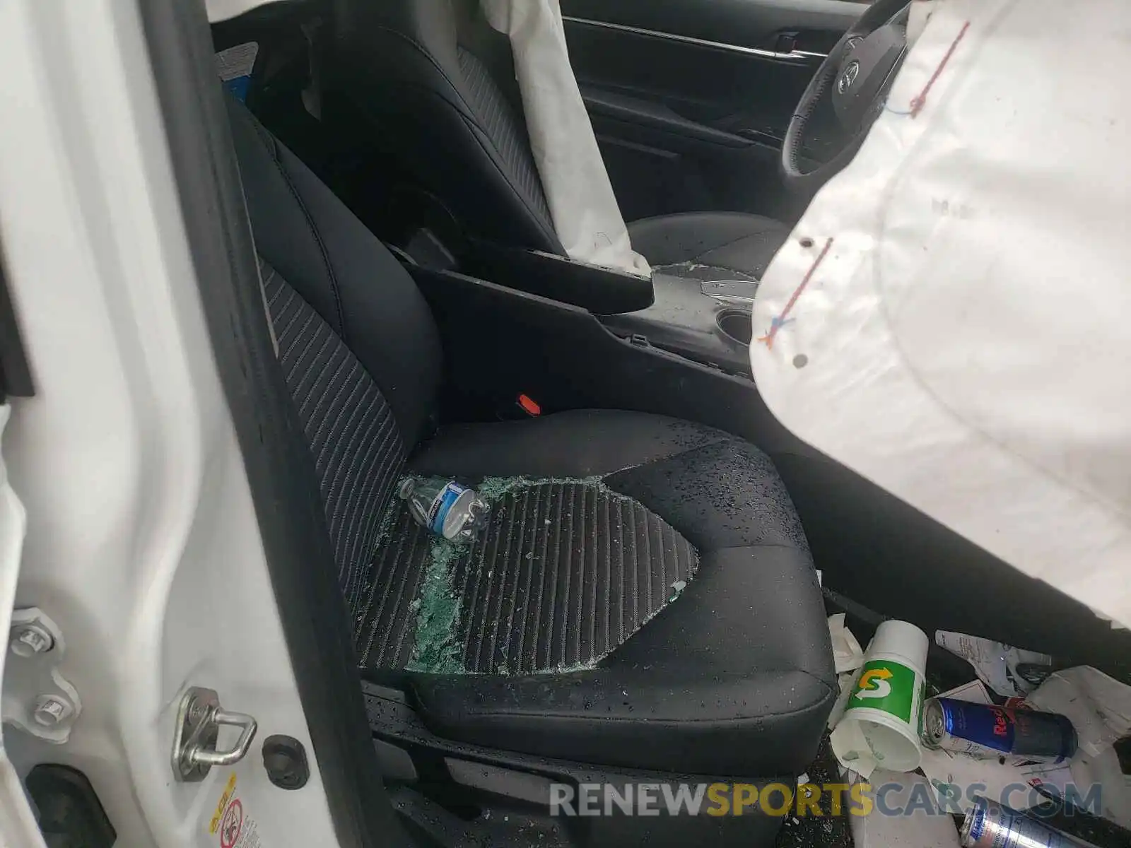 5 Photograph of a damaged car 4T1B11HK9KU738680 TOYOTA CAMRY 2019