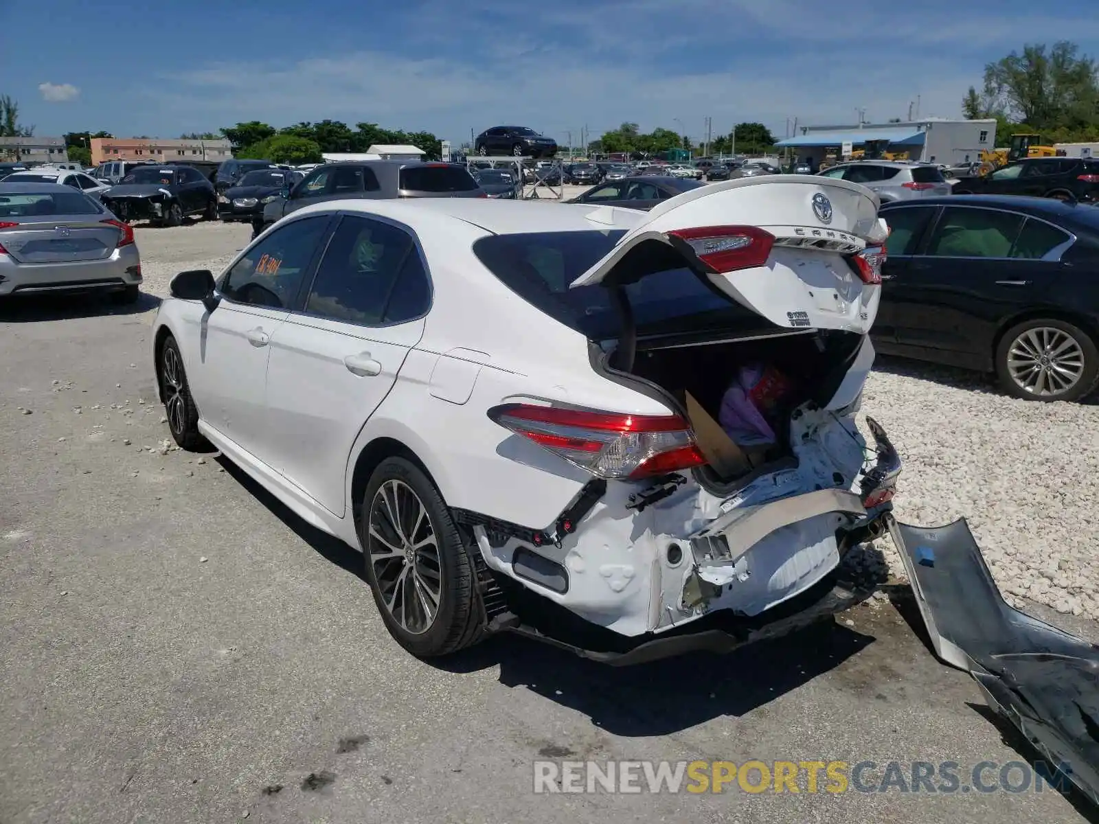 3 Photograph of a damaged car 4T1B11HK9KU739392 TOYOTA CAMRY 2019