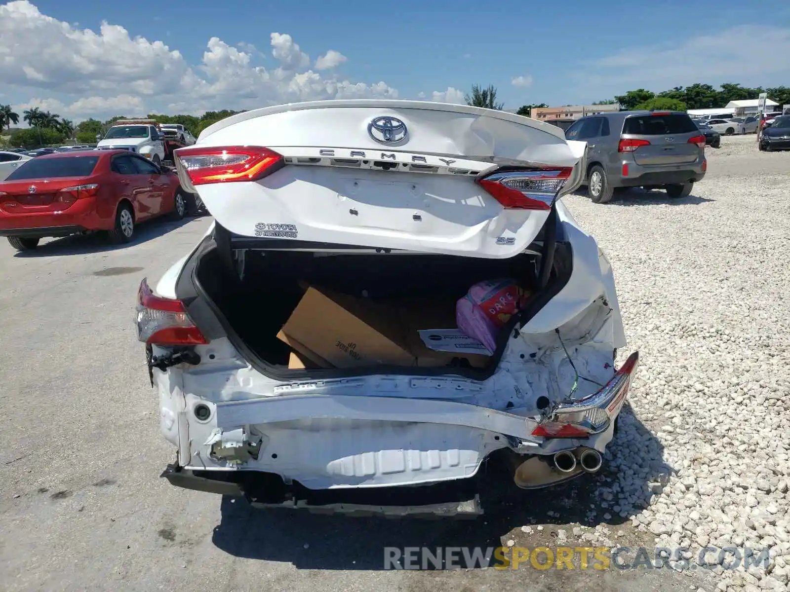 9 Photograph of a damaged car 4T1B11HK9KU739392 TOYOTA CAMRY 2019