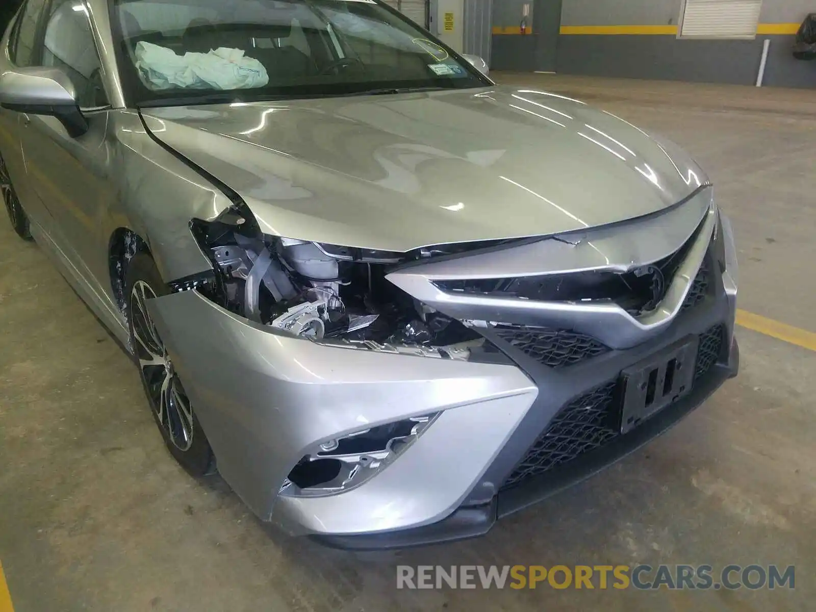 9 Photograph of a damaged car 4T1B11HK9KU741210 TOYOTA CAMRY 2019