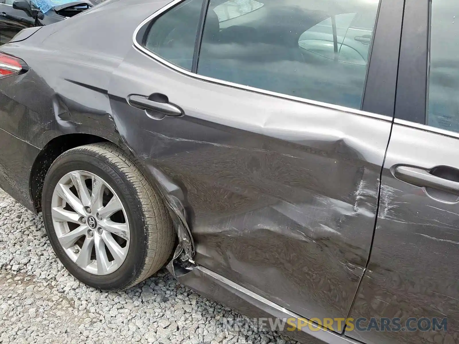 9 Photograph of a damaged car 4T1B11HK9KU742440 TOYOTA CAMRY 2019