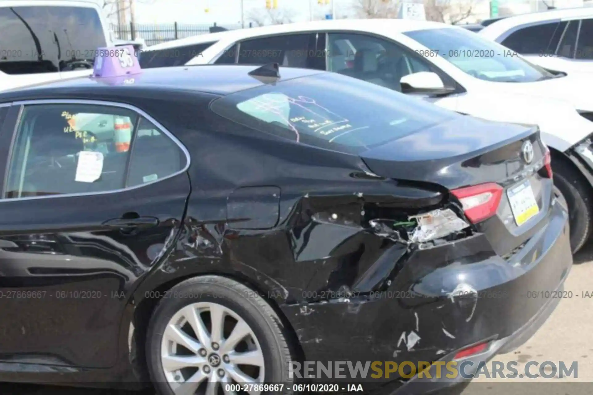 16 Photograph of a damaged car 4T1B11HK9KU744351 TOYOTA CAMRY 2019