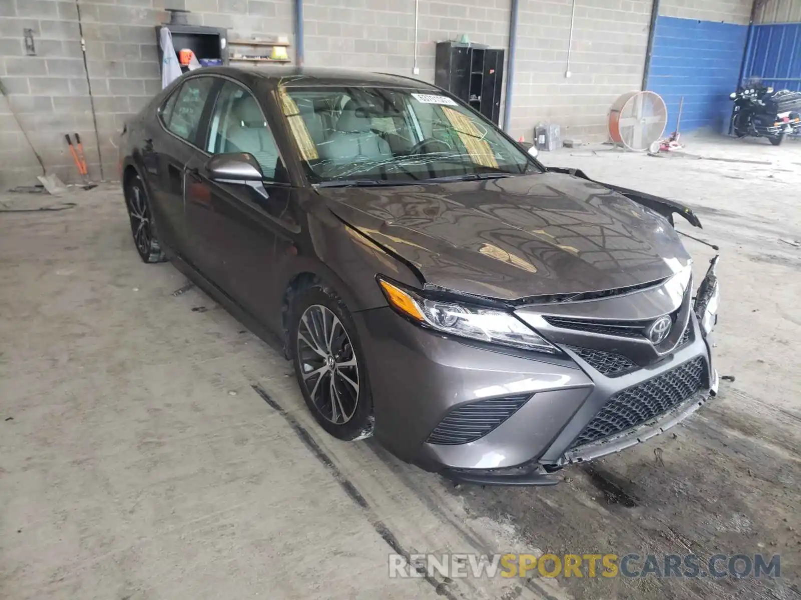 1 Photograph of a damaged car 4T1B11HK9KU744818 TOYOTA CAMRY 2019