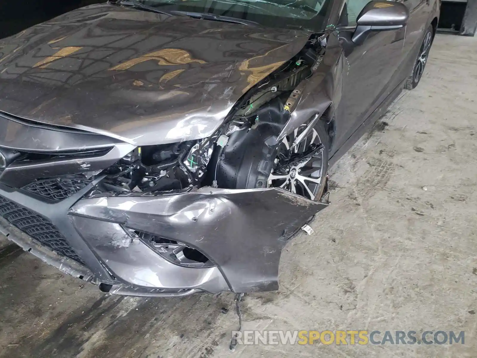 9 Photograph of a damaged car 4T1B11HK9KU744818 TOYOTA CAMRY 2019