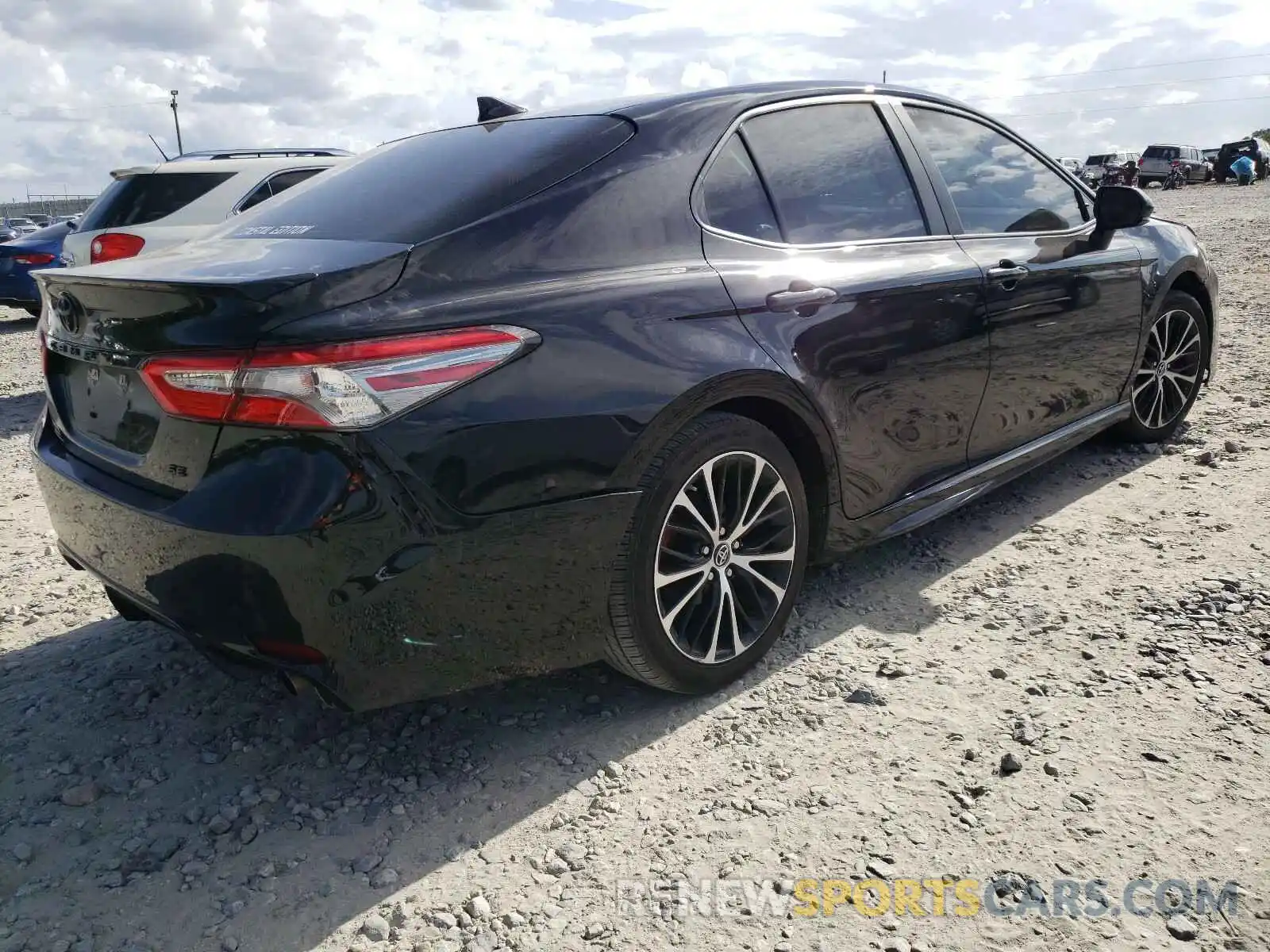 4 Фотография поврежденного автомобиля 4T1B11HK9KU745144 TOYOTA CAMRY 2019