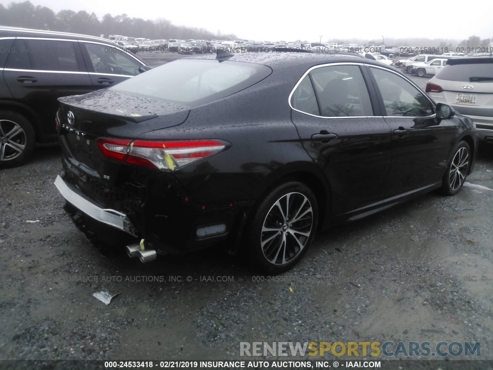 4 Photograph of a damaged car 4T1B11HK9KU745225 TOYOTA CAMRY 2019