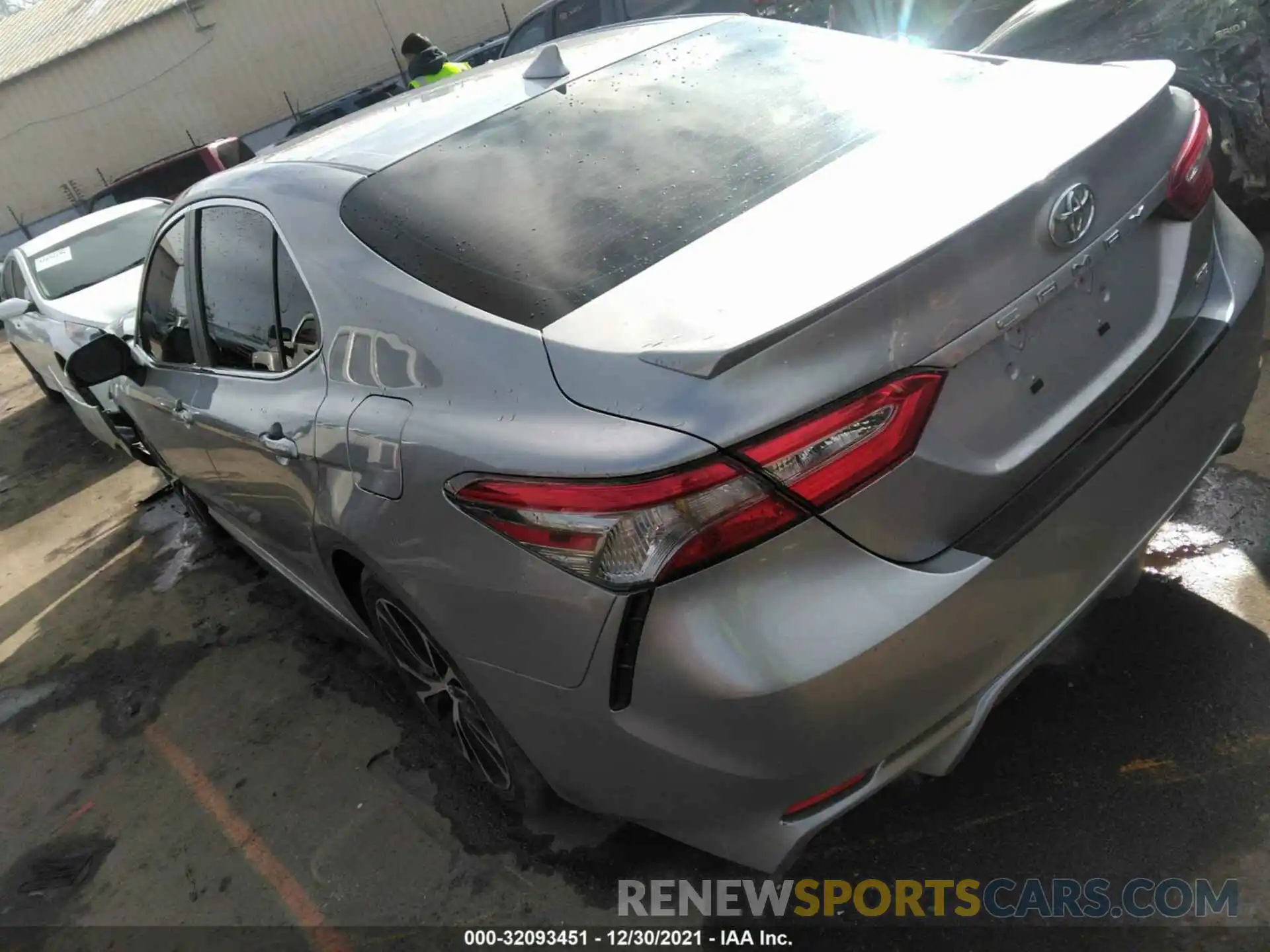 3 Photograph of a damaged car 4T1B11HK9KU750165 TOYOTA CAMRY 2019