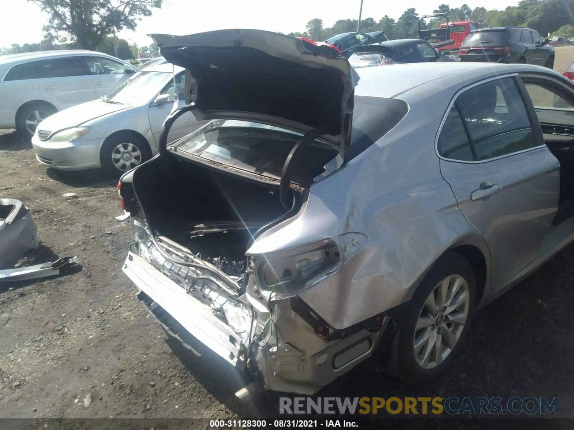 6 Photograph of a damaged car 4T1B11HK9KU752658 TOYOTA CAMRY 2019