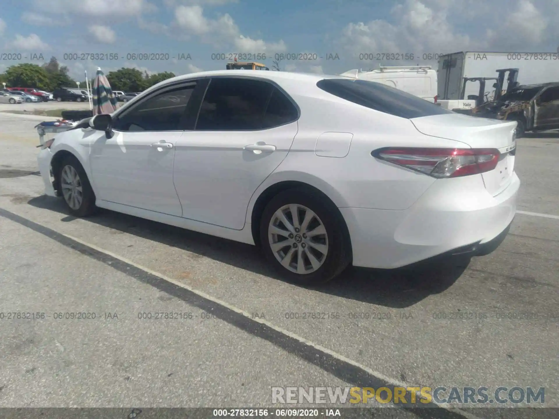 3 Photograph of a damaged car 4T1B11HK9KU753048 TOYOTA CAMRY 2019