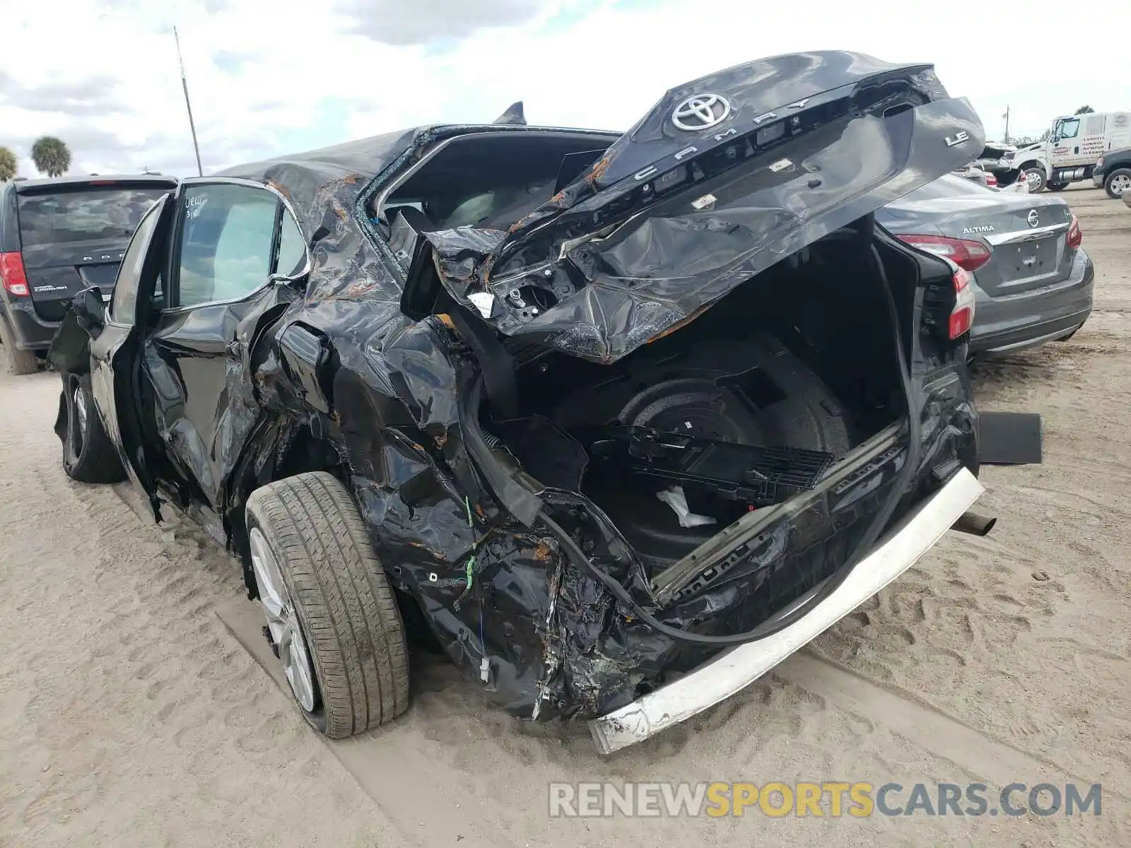 3 Photograph of a damaged car 4T1B11HK9KU754507 TOYOTA CAMRY 2019