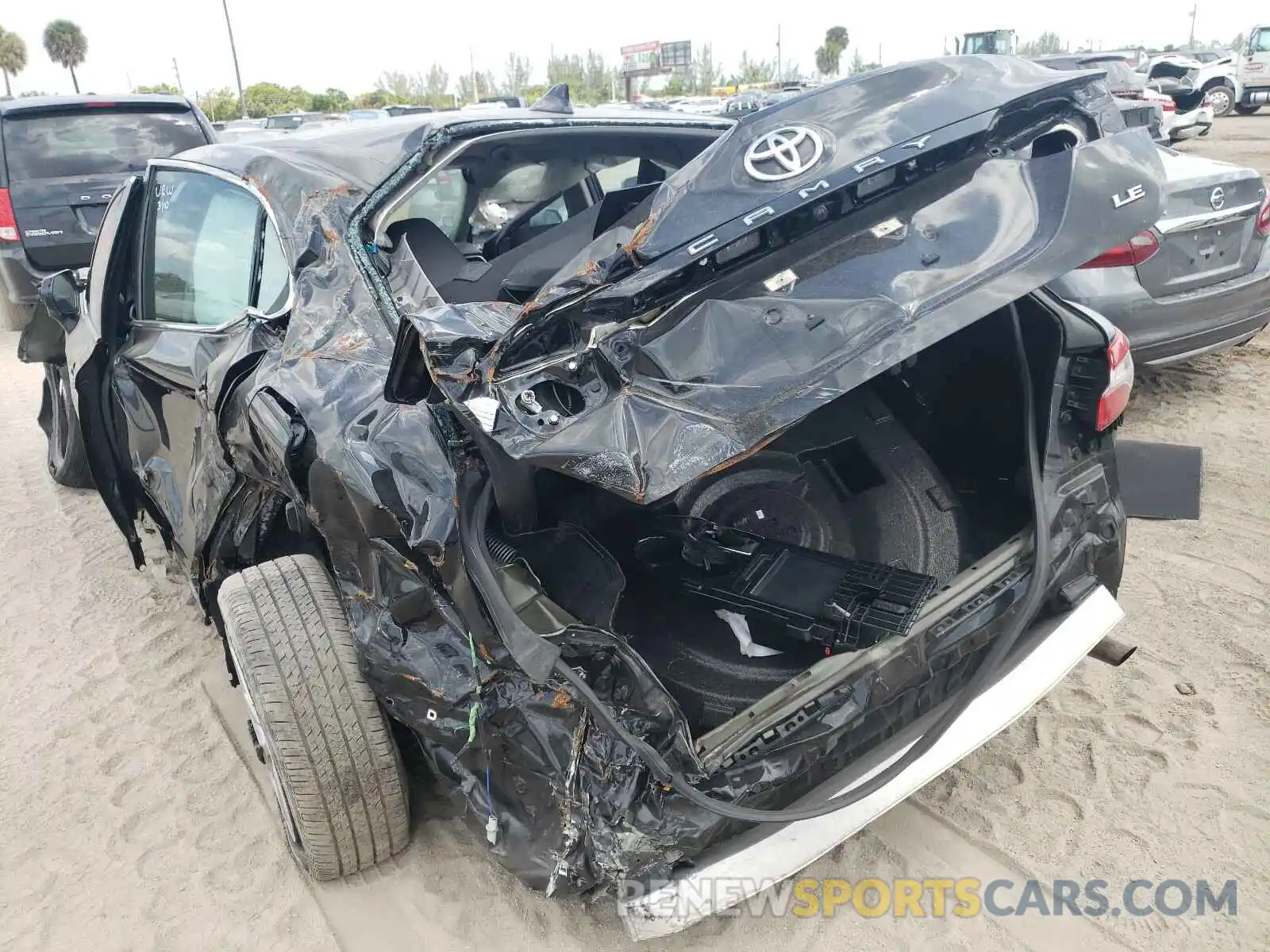 9 Фотография поврежденного автомобиля 4T1B11HK9KU754507 TOYOTA CAMRY 2019