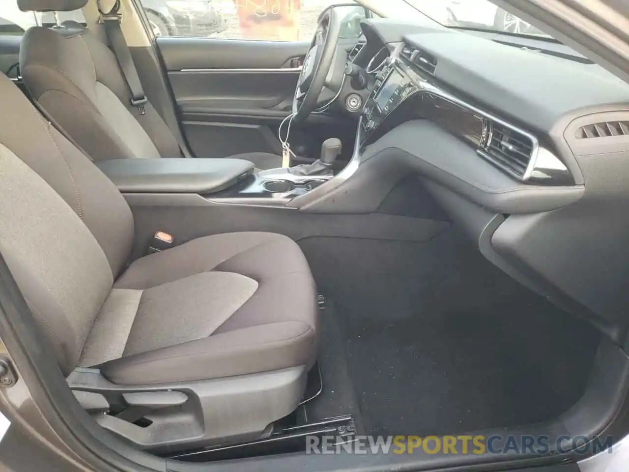 5 Photograph of a damaged car 4T1B11HK9KU754538 TOYOTA CAMRY 2019