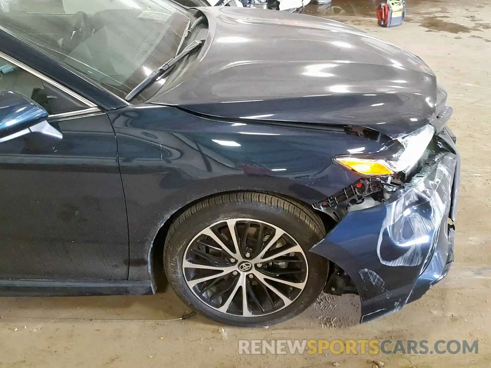 9 Photograph of a damaged car 4T1B11HK9KU759786 TOYOTA CAMRY 2019