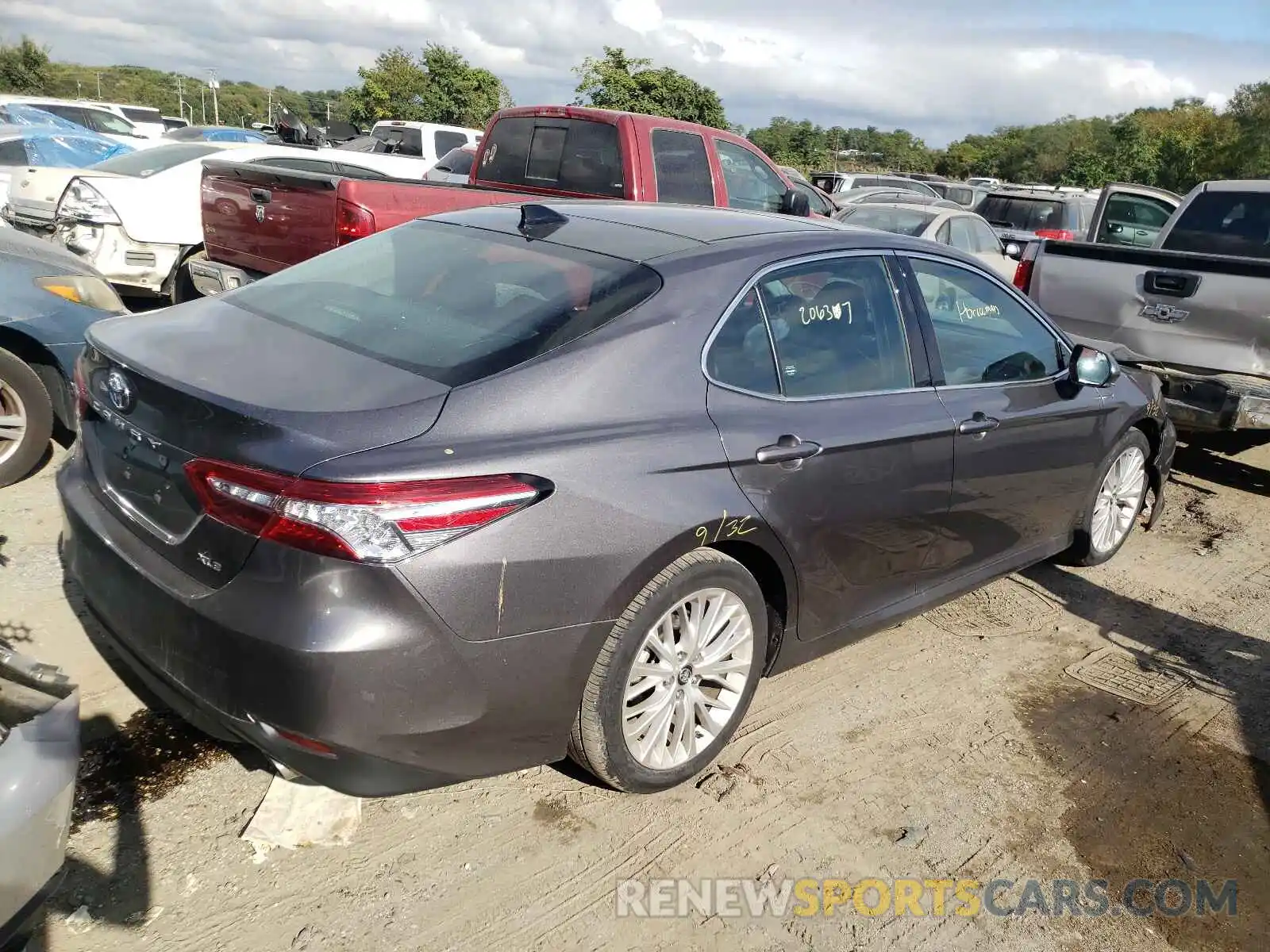 4 Photograph of a damaged car 4T1B11HK9KU760842 TOYOTA CAMRY 2019