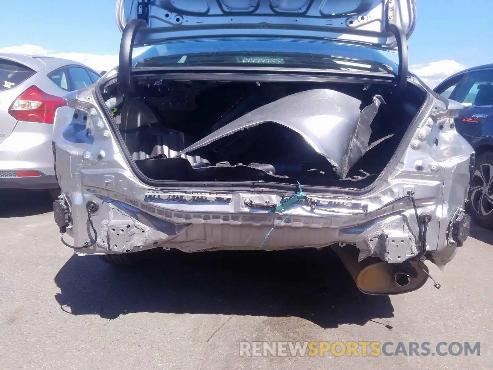 9 Photograph of a damaged car 4T1B11HK9KU762297 TOYOTA CAMRY 2019