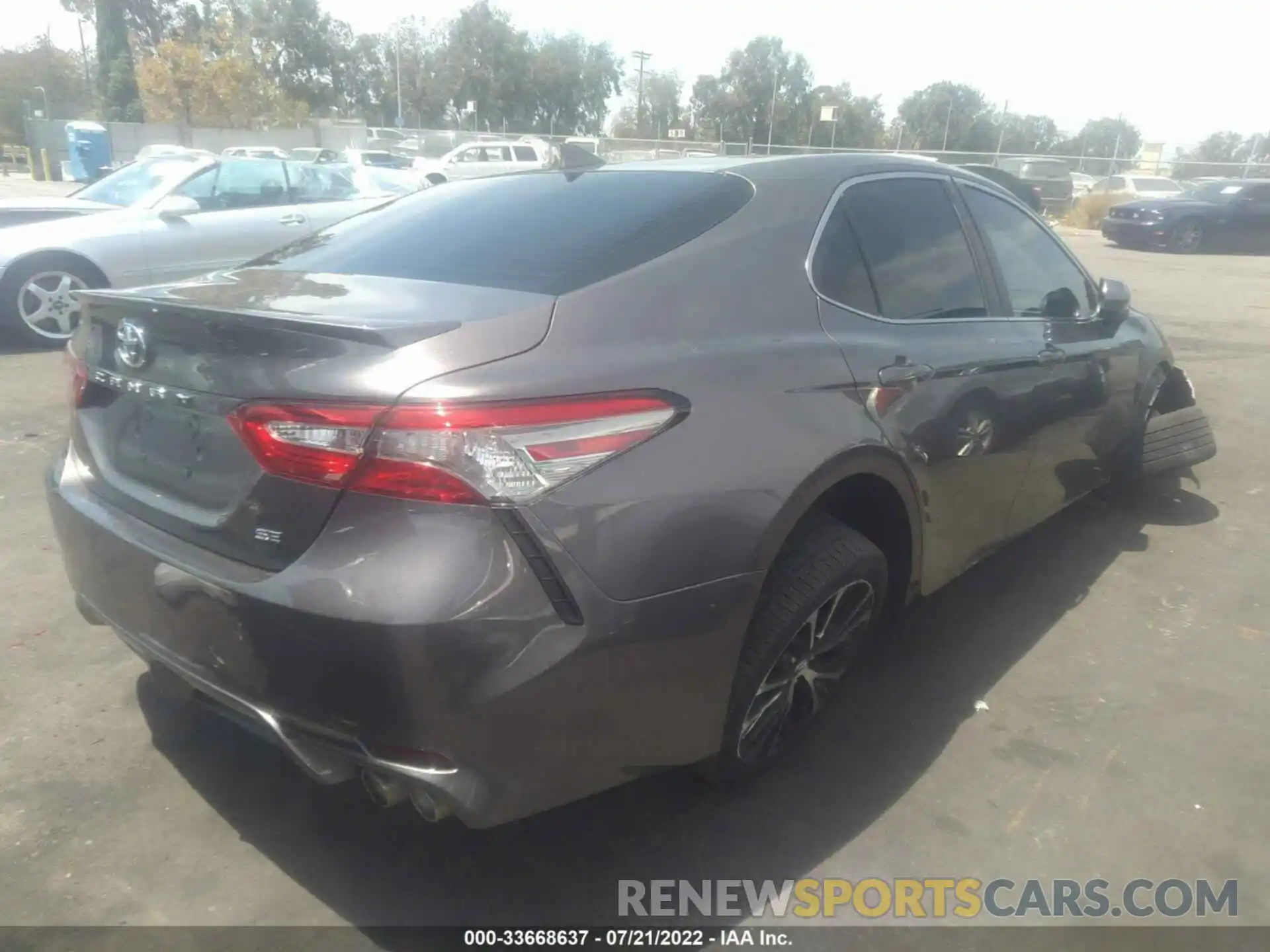 4 Photograph of a damaged car 4T1B11HK9KU764146 TOYOTA CAMRY 2019