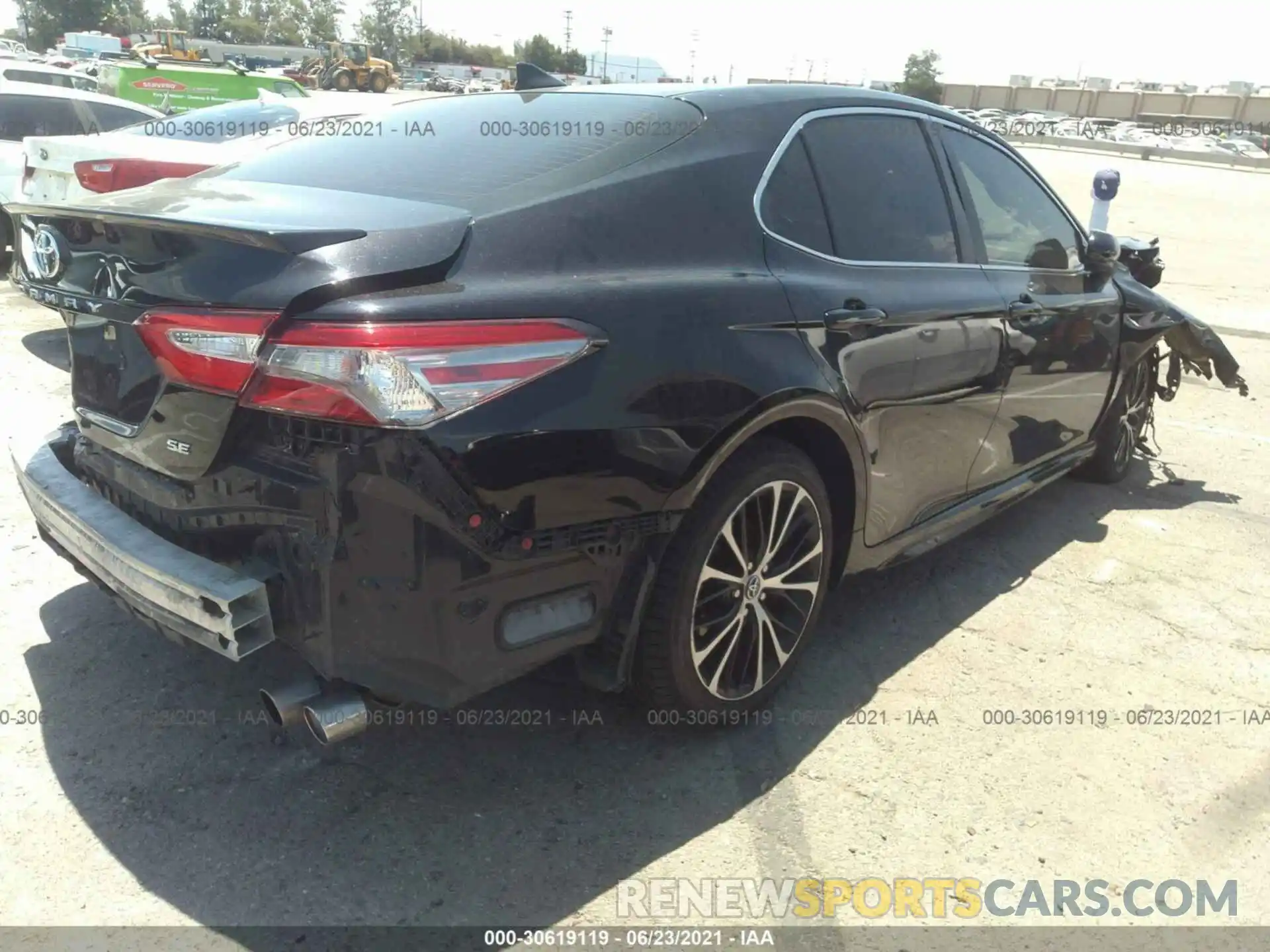 4 Photograph of a damaged car 4T1B11HK9KU765314 TOYOTA CAMRY 2019