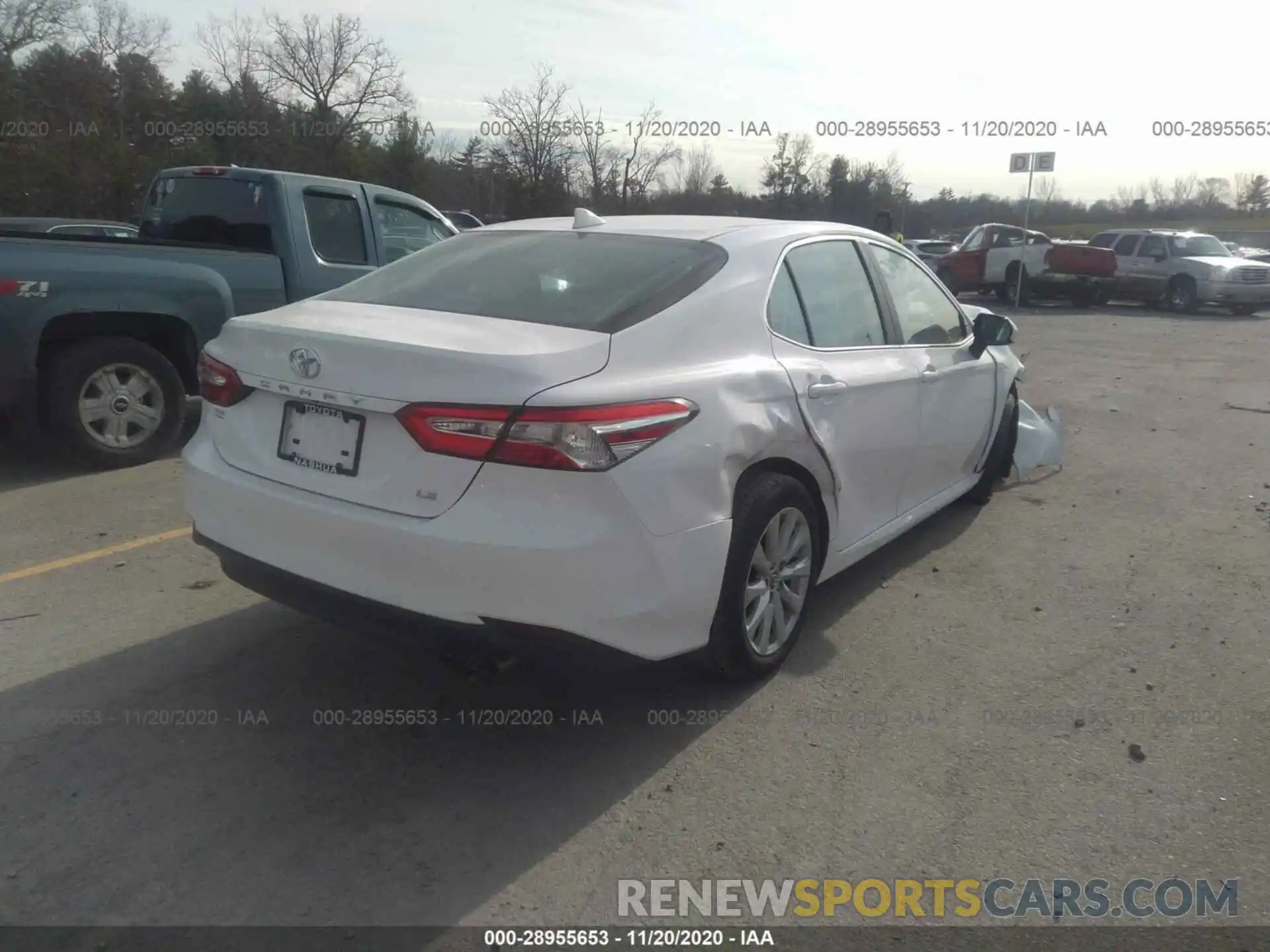 4 Photograph of a damaged car 4T1B11HK9KU768035 TOYOTA CAMRY 2019