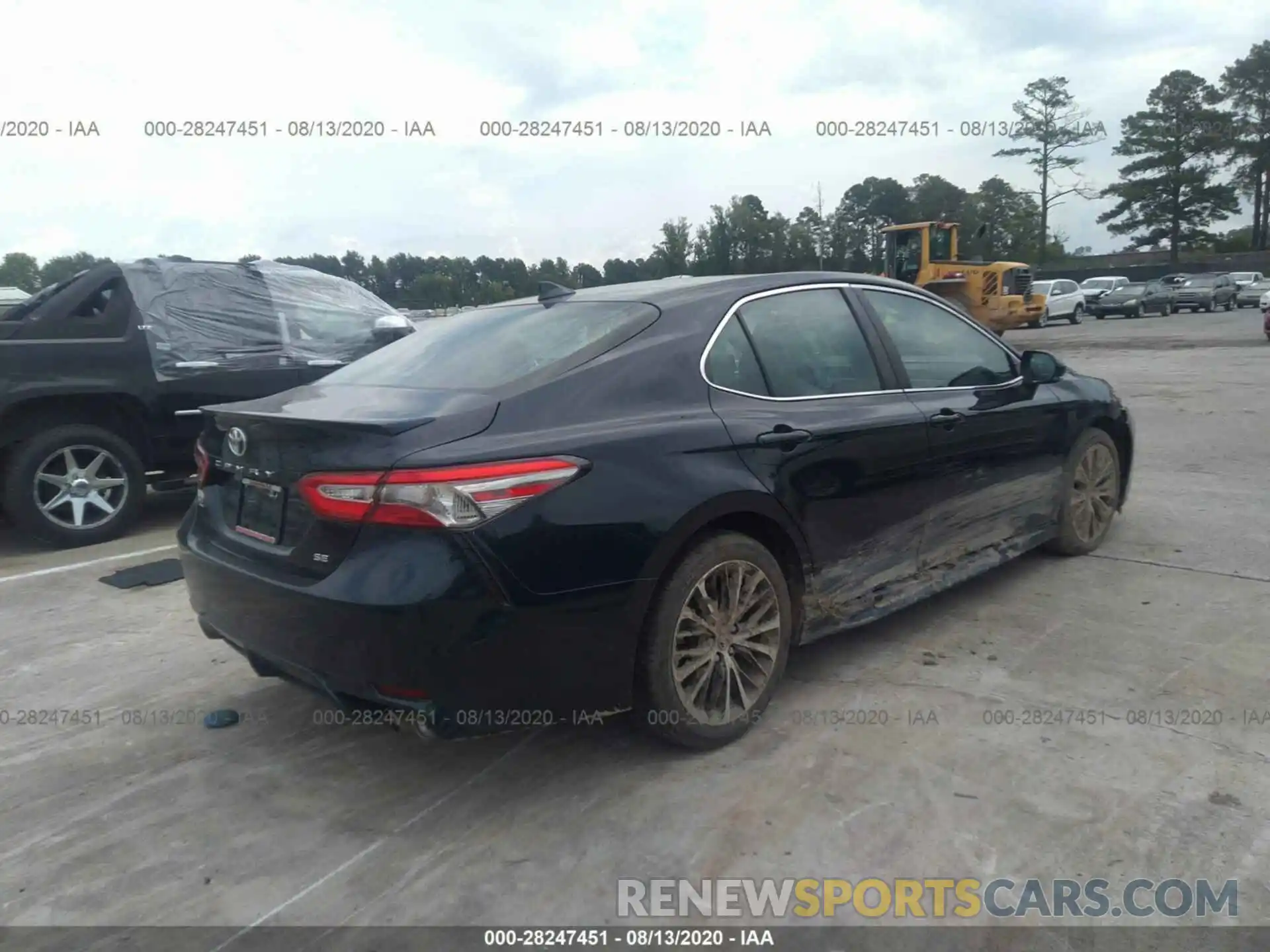 4 Photograph of a damaged car 4T1B11HK9KU770058 TOYOTA CAMRY 2019