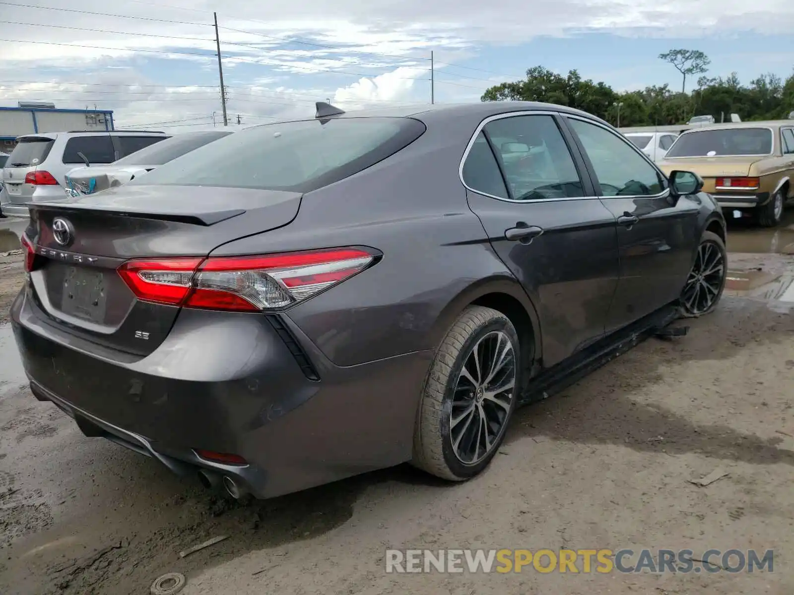 4 Photograph of a damaged car 4T1B11HK9KU771002 TOYOTA CAMRY 2019