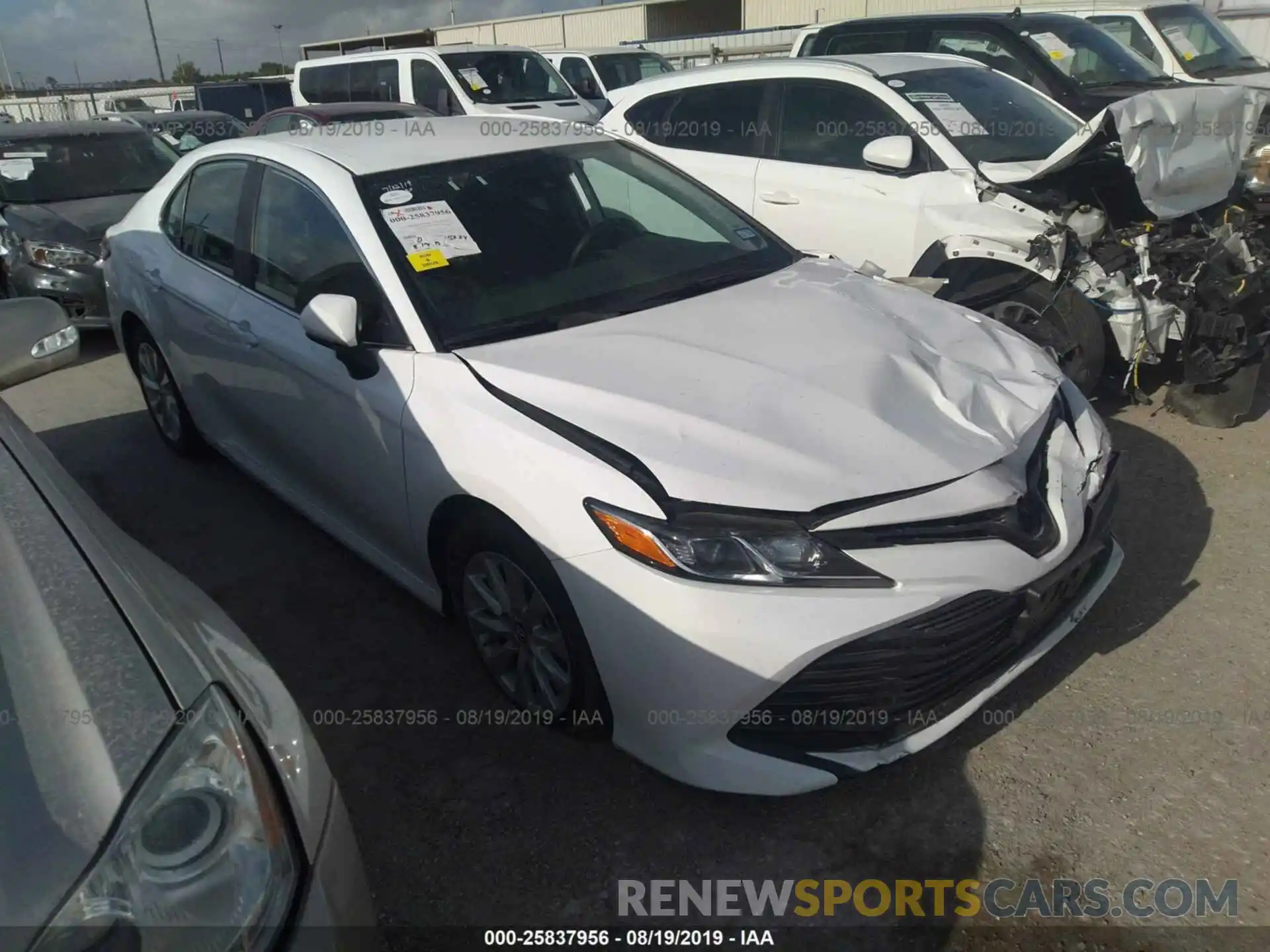 1 Photograph of a damaged car 4T1B11HK9KU772084 TOYOTA CAMRY 2019