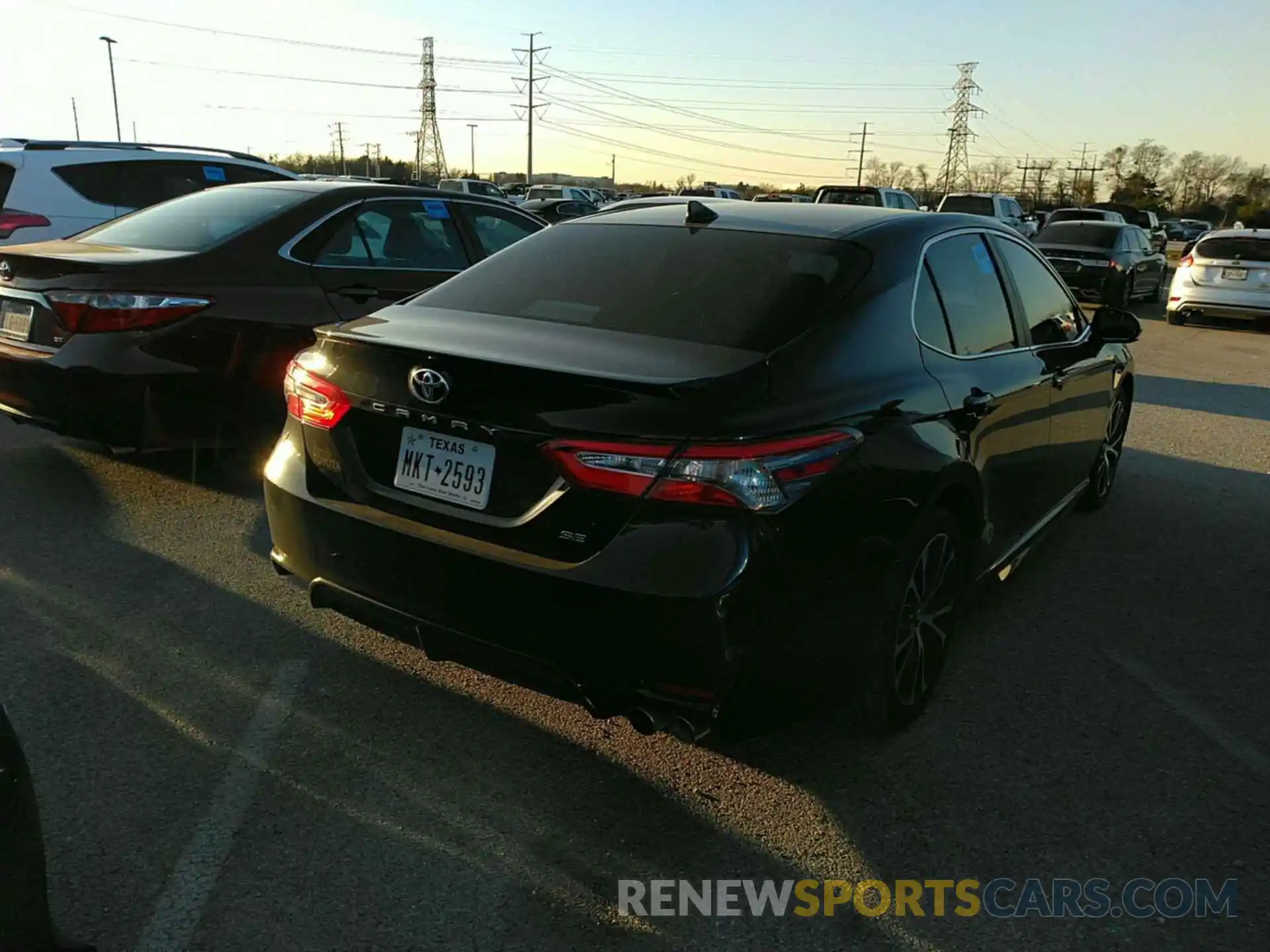 16 Photograph of a damaged car 4T1B11HK9KU777558 TOYOTA CAMRY 2019