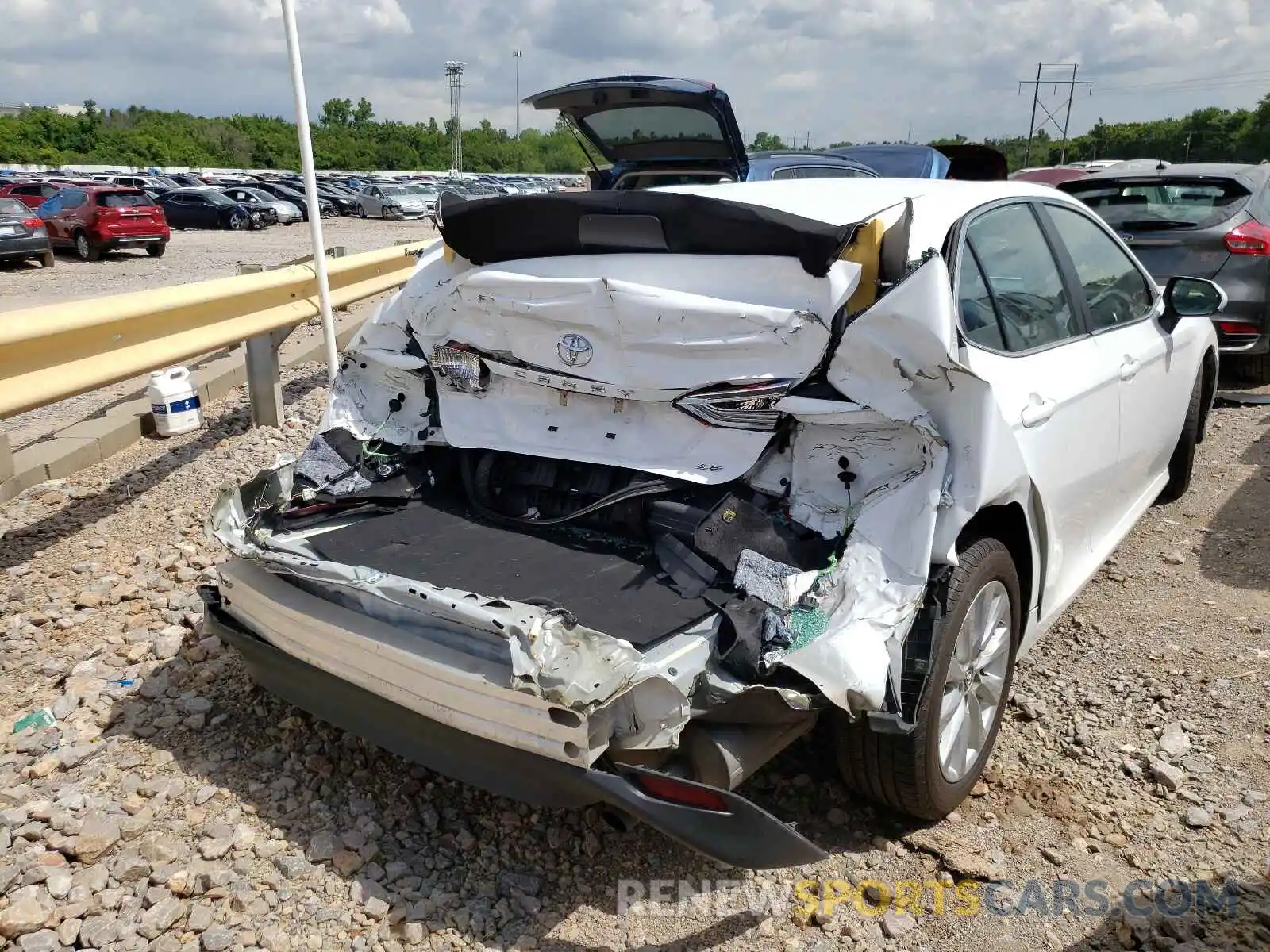 4 Photograph of a damaged car 4T1B11HK9KU777639 TOYOTA CAMRY 2019