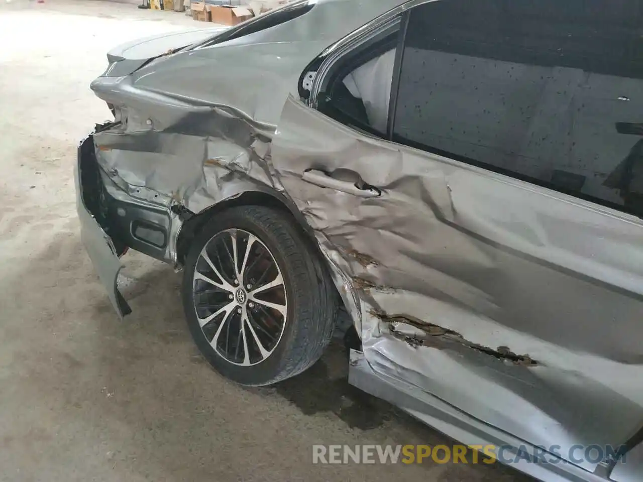 9 Photograph of a damaged car 4T1B11HK9KU780850 TOYOTA CAMRY 2019