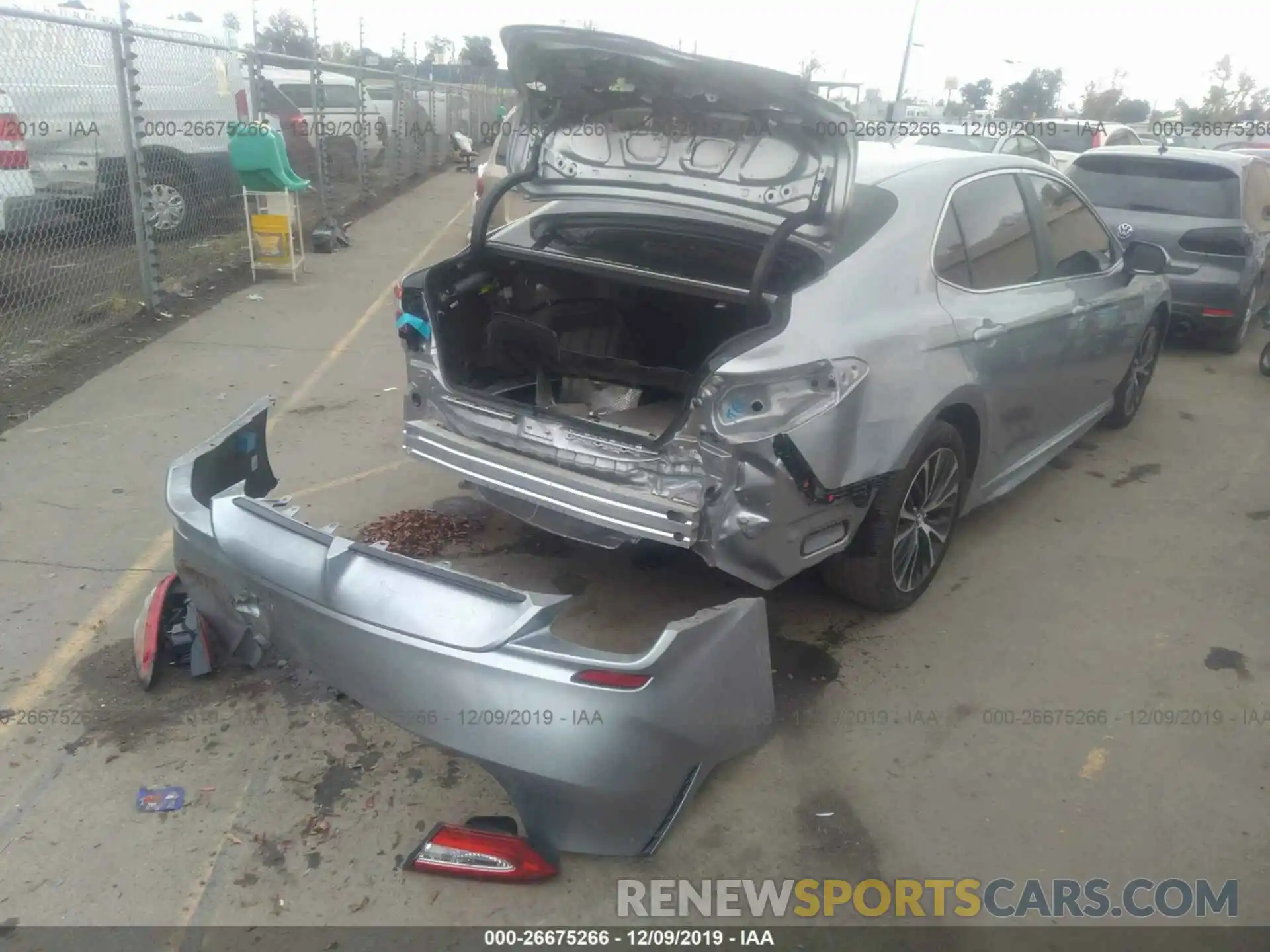 4 Photograph of a damaged car 4T1B11HK9KU782694 TOYOTA CAMRY 2019