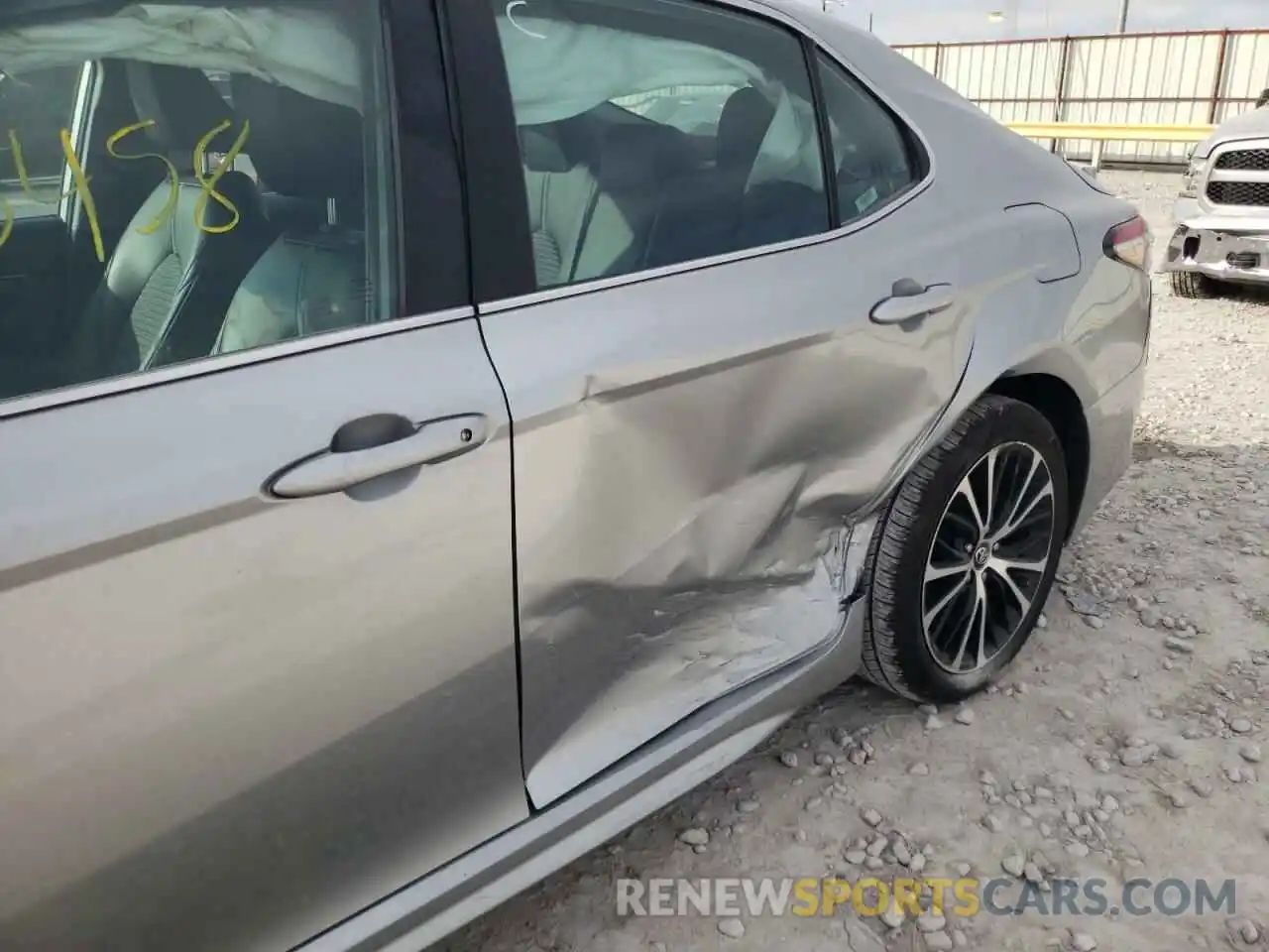 9 Photograph of a damaged car 4T1B11HK9KU790214 TOYOTA CAMRY 2019