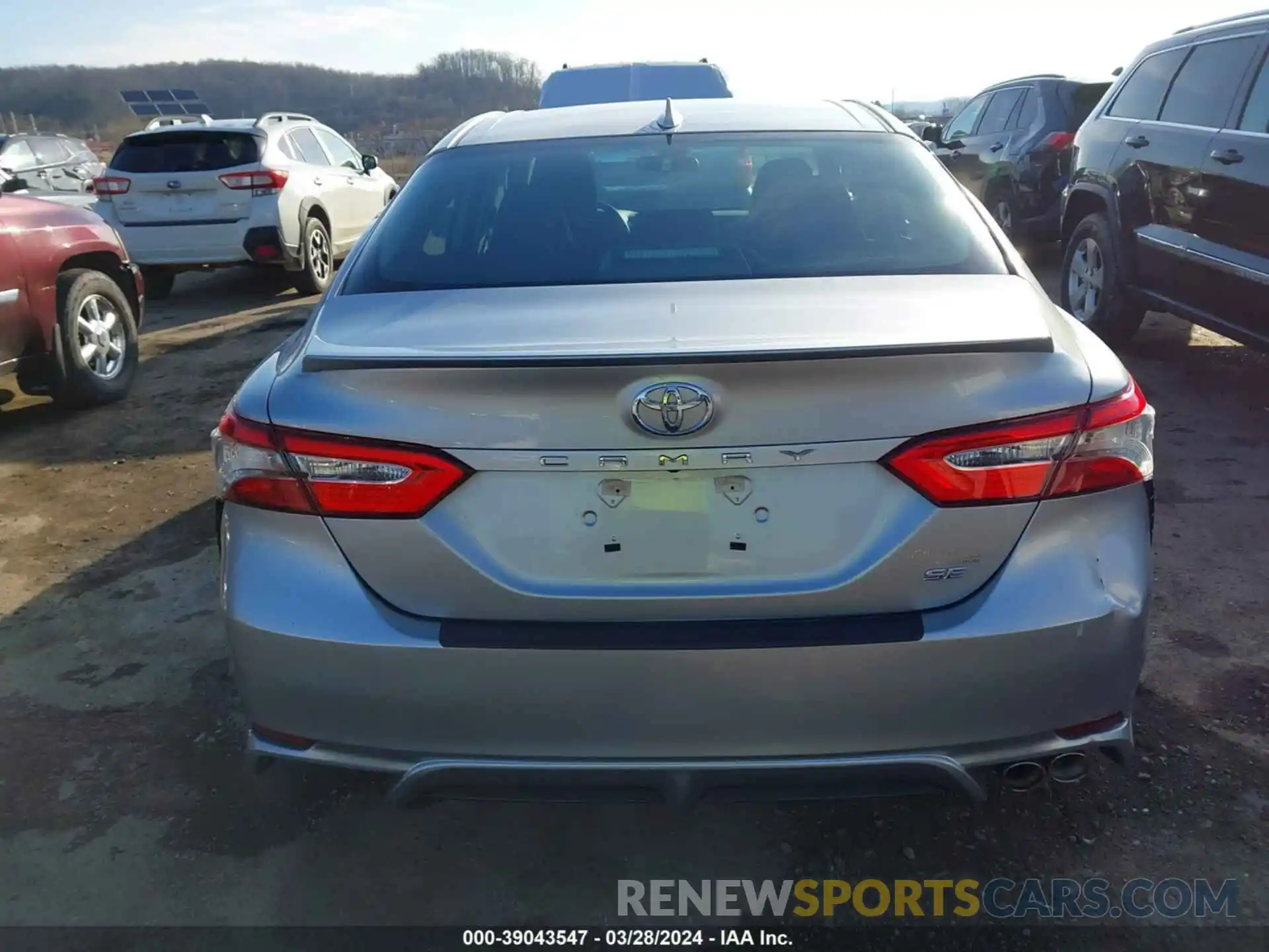 16 Photograph of a damaged car 4T1B11HK9KU790309 TOYOTA CAMRY 2019