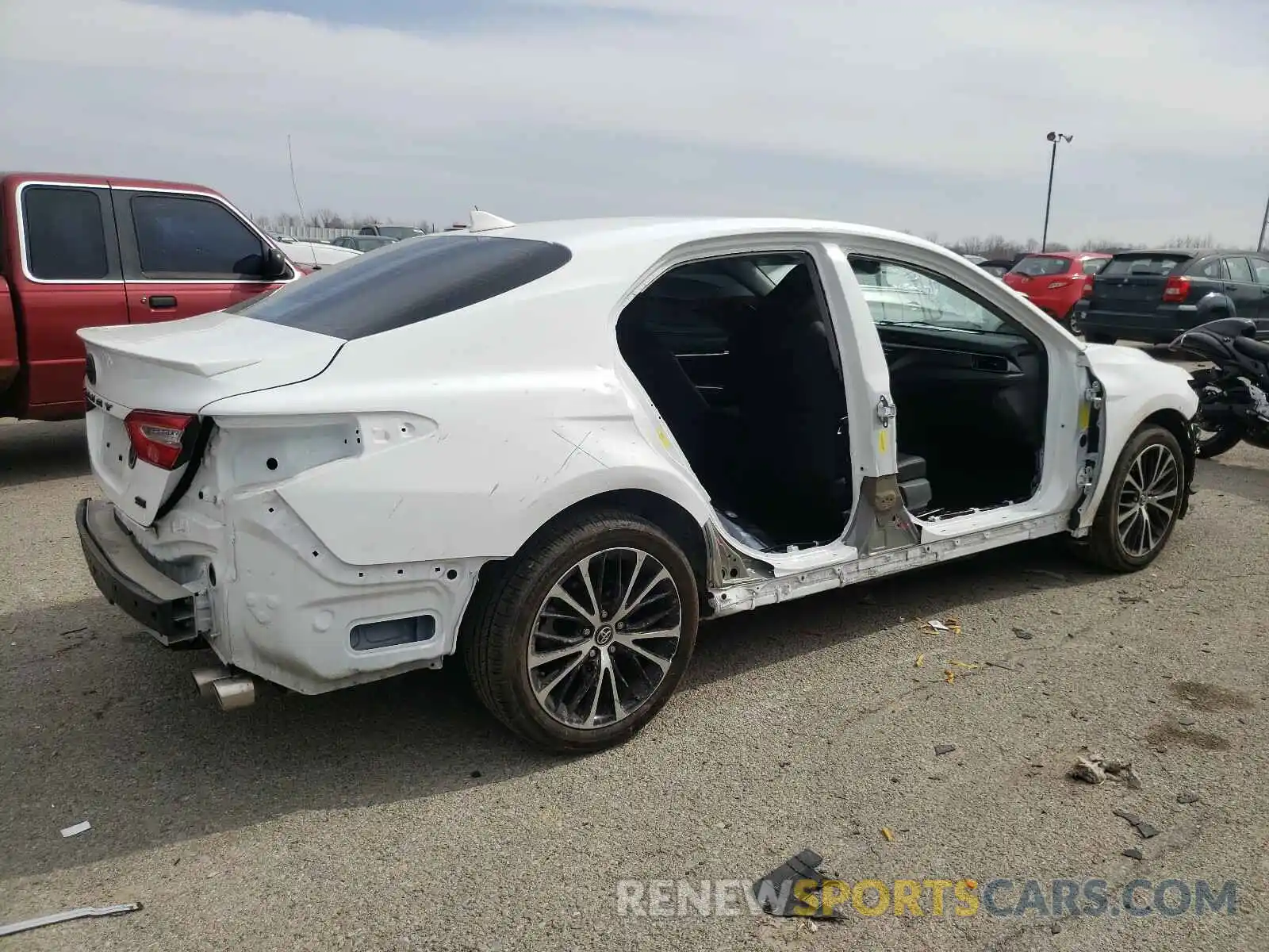 4 Photograph of a damaged car 4T1B11HK9KU792089 TOYOTA CAMRY 2019