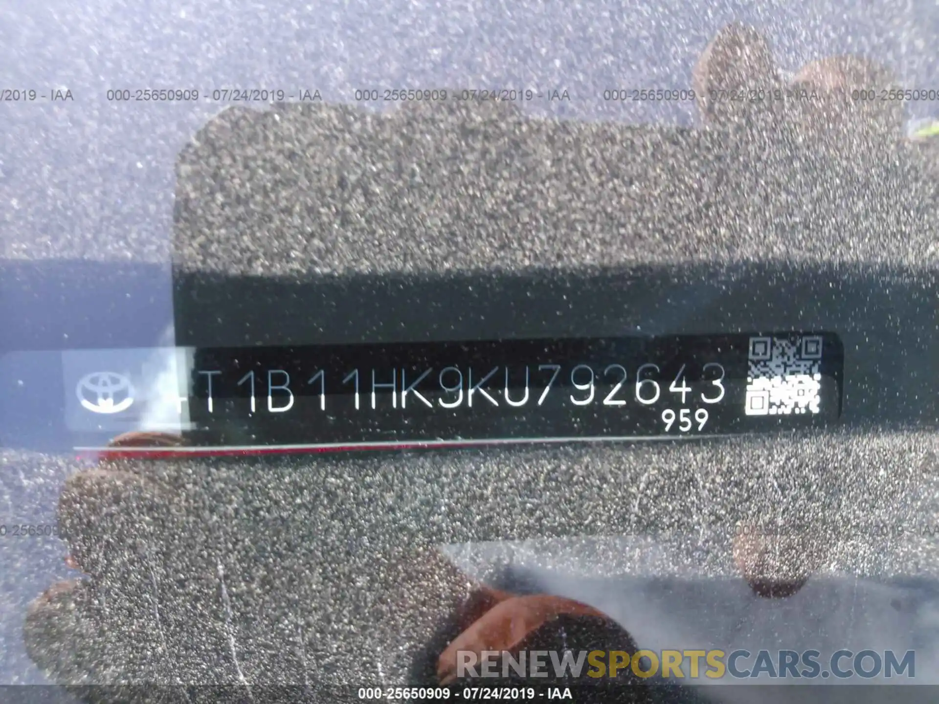 9 Photograph of a damaged car 4T1B11HK9KU792643 TOYOTA CAMRY 2019