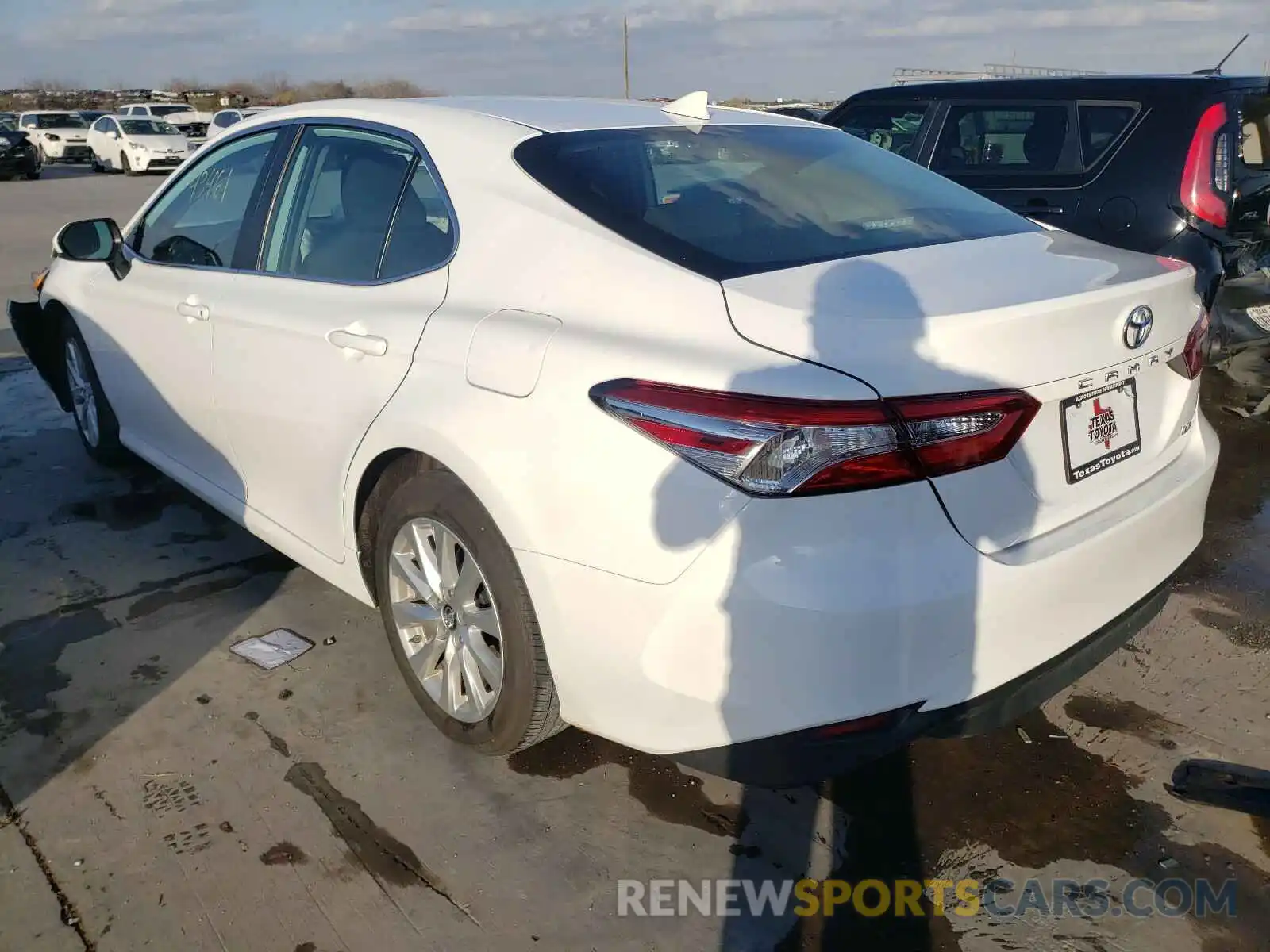 3 Фотография поврежденного автомобиля 4T1B11HK9KU793968 TOYOTA CAMRY 2019