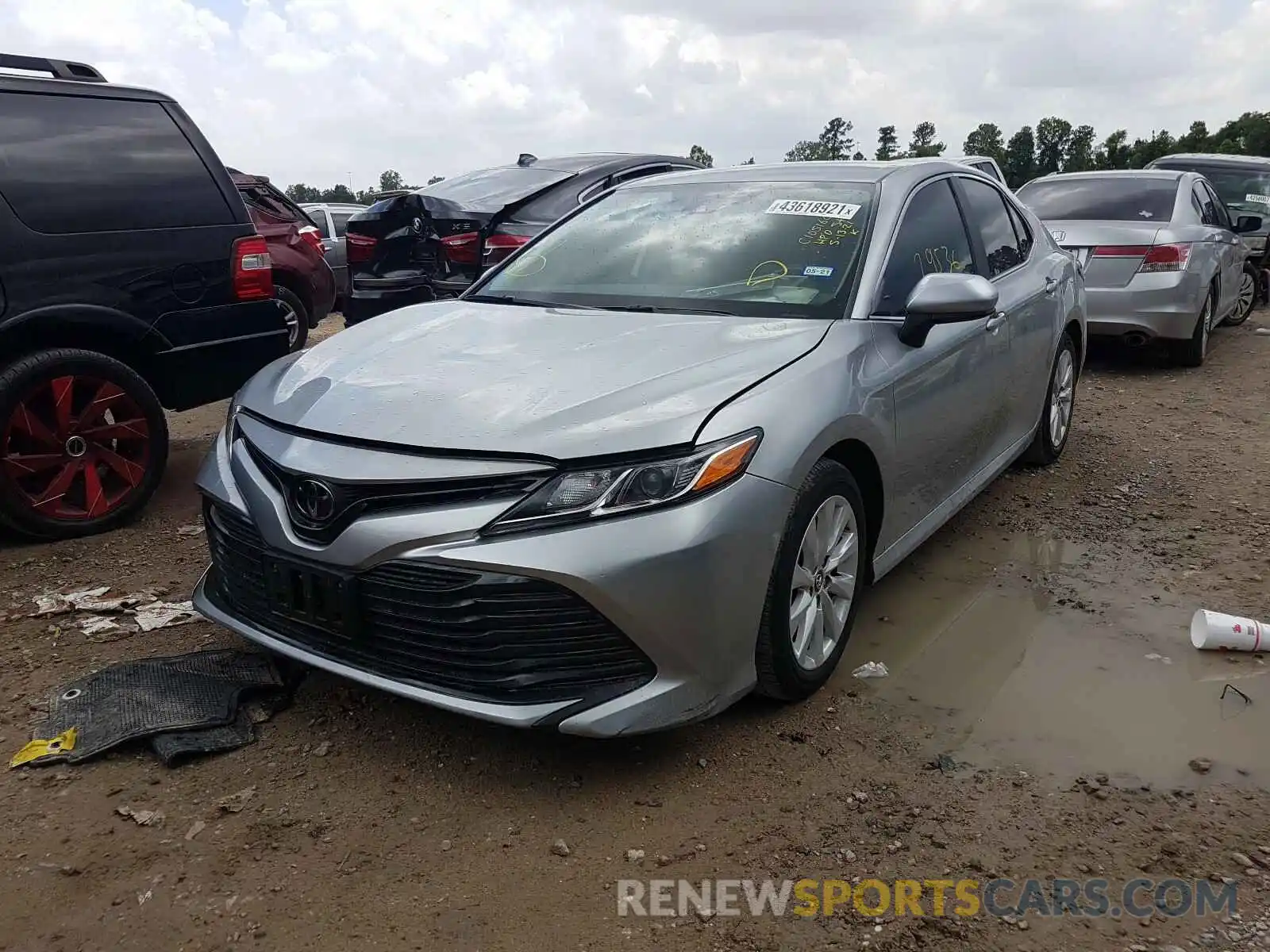 2 Photograph of a damaged car 4T1B11HK9KU796160 TOYOTA CAMRY 2019