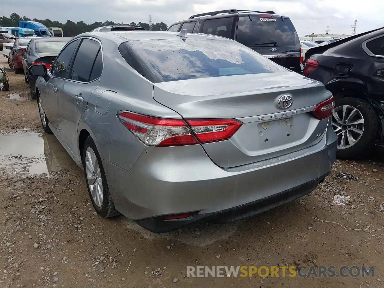 3 Photograph of a damaged car 4T1B11HK9KU796160 TOYOTA CAMRY 2019